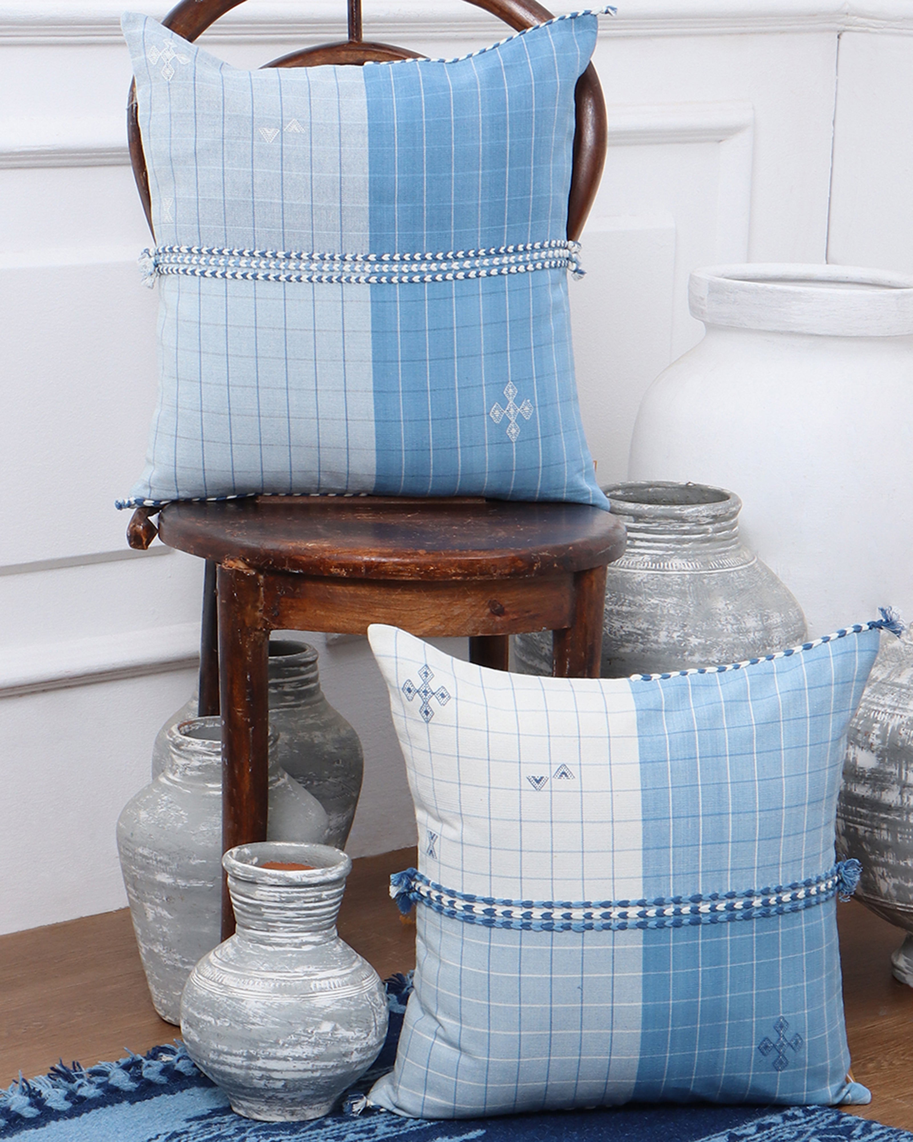 Raabta Bhujodi Extra Weft Cotton Cushion Cover