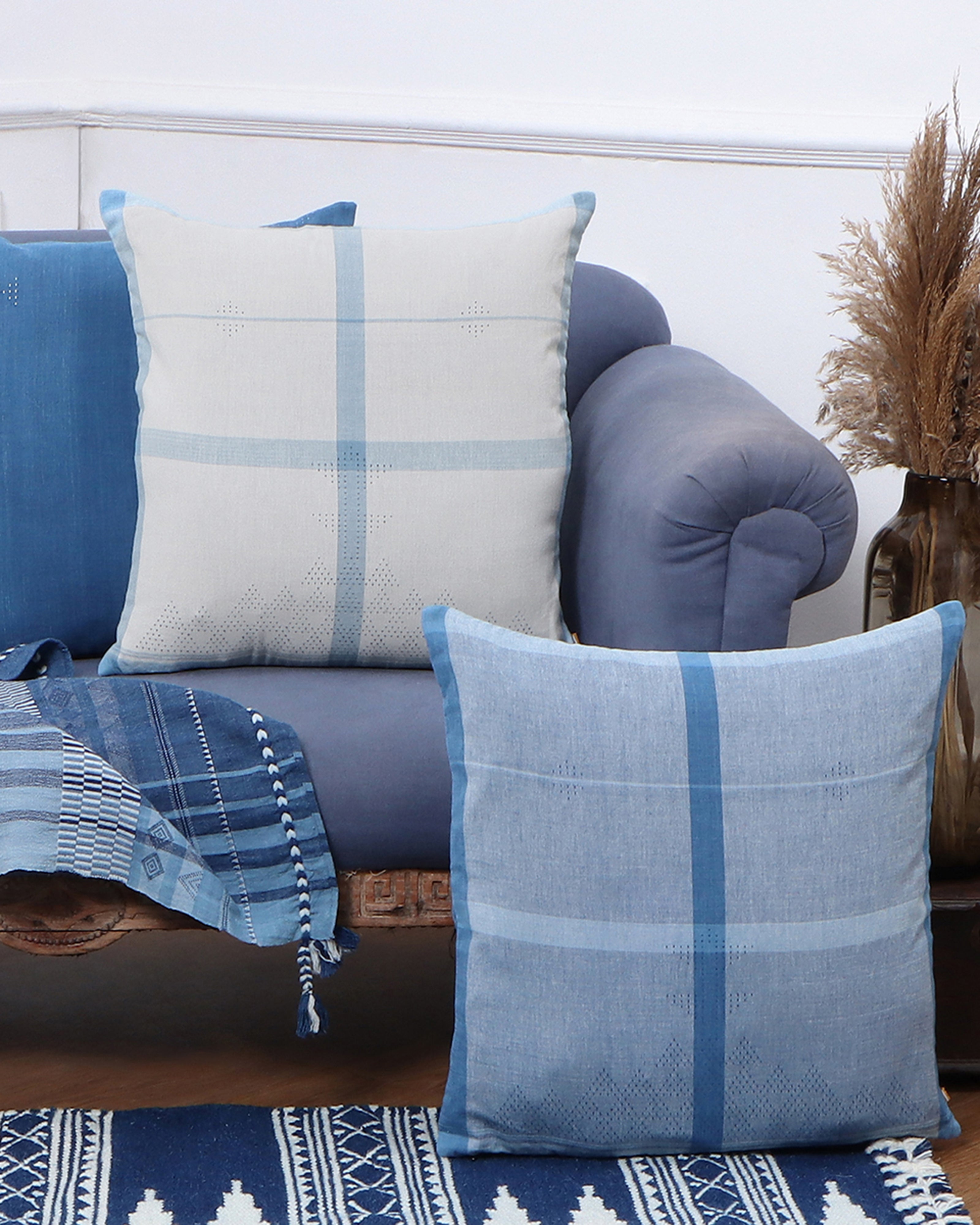 Meraki Bhujodi Tangalia Cotton Cushion Cover