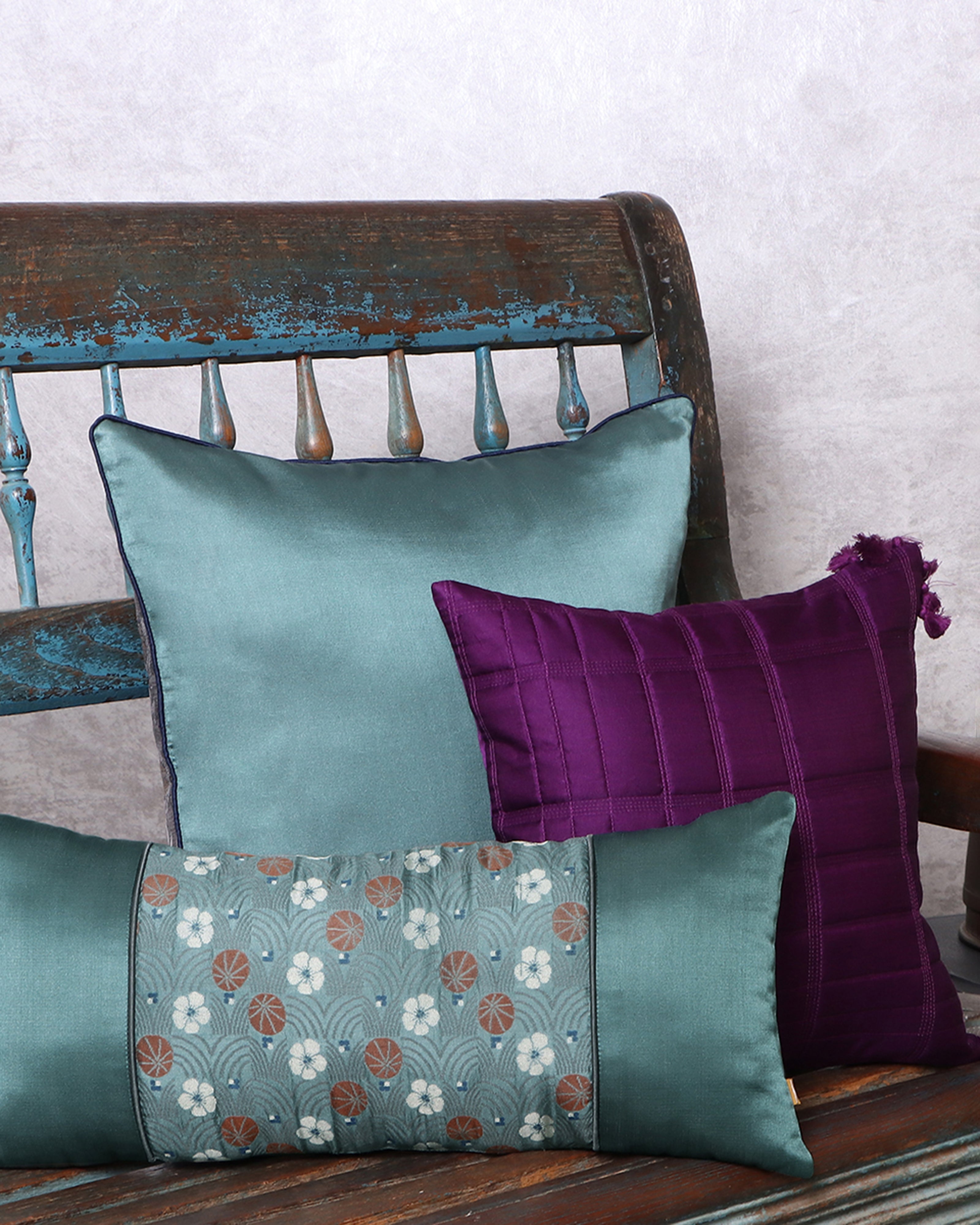 Gambhira Banarasi Powdi Silk Cushion Cover