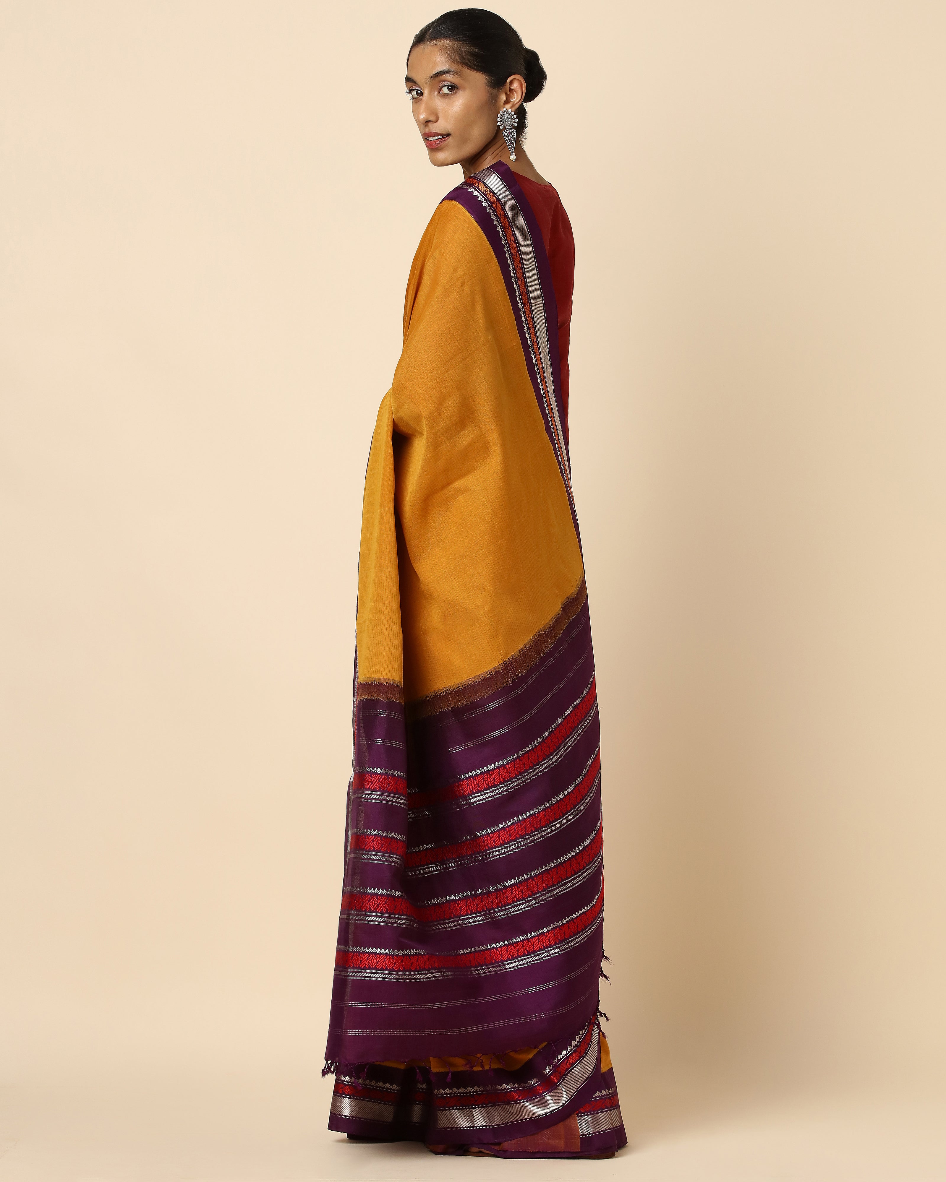 Mandarika Gadwal Kuttu Weave Cotton Silk Saree