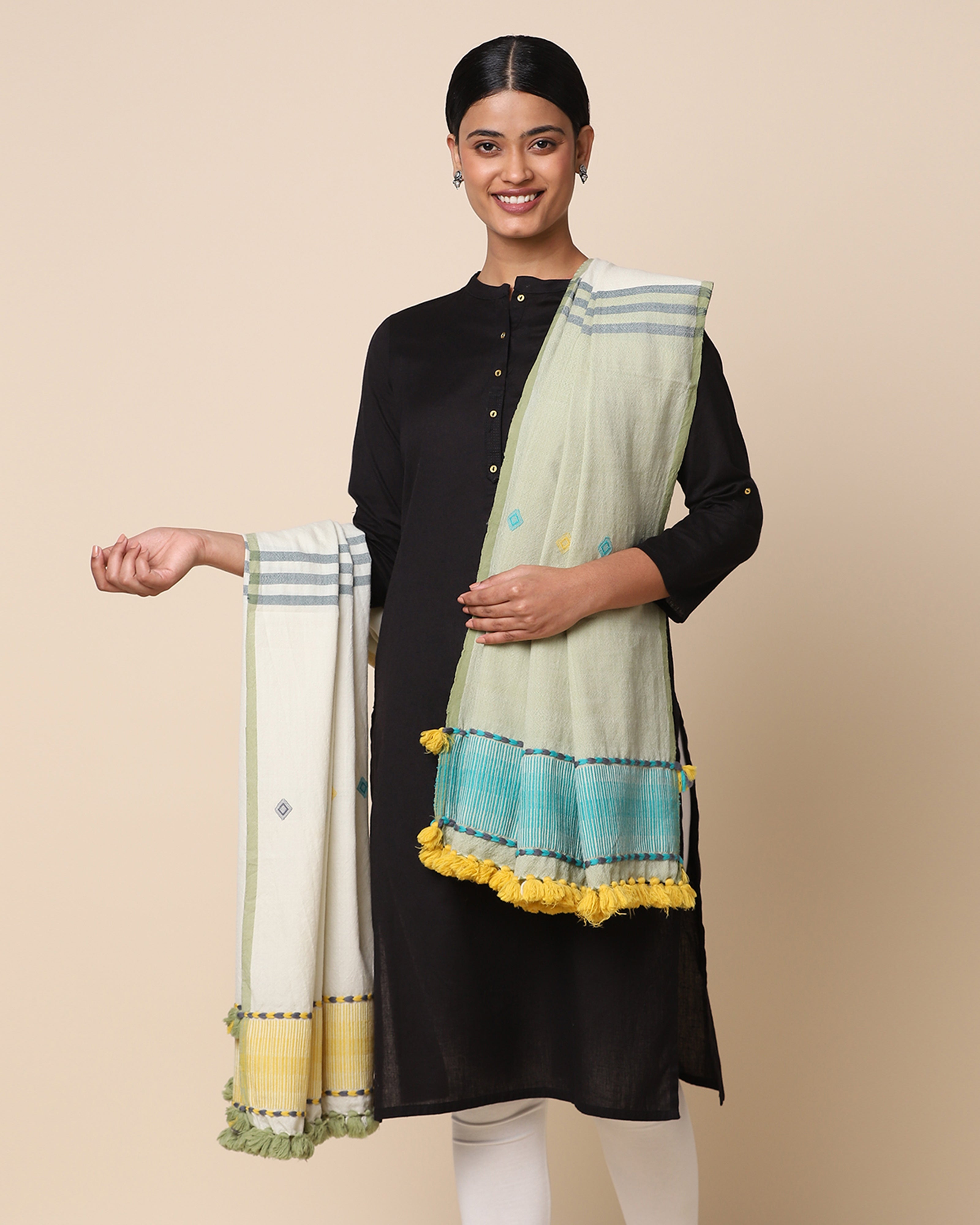 Lalam Bhujodi Extra Weft Woolen Shawl