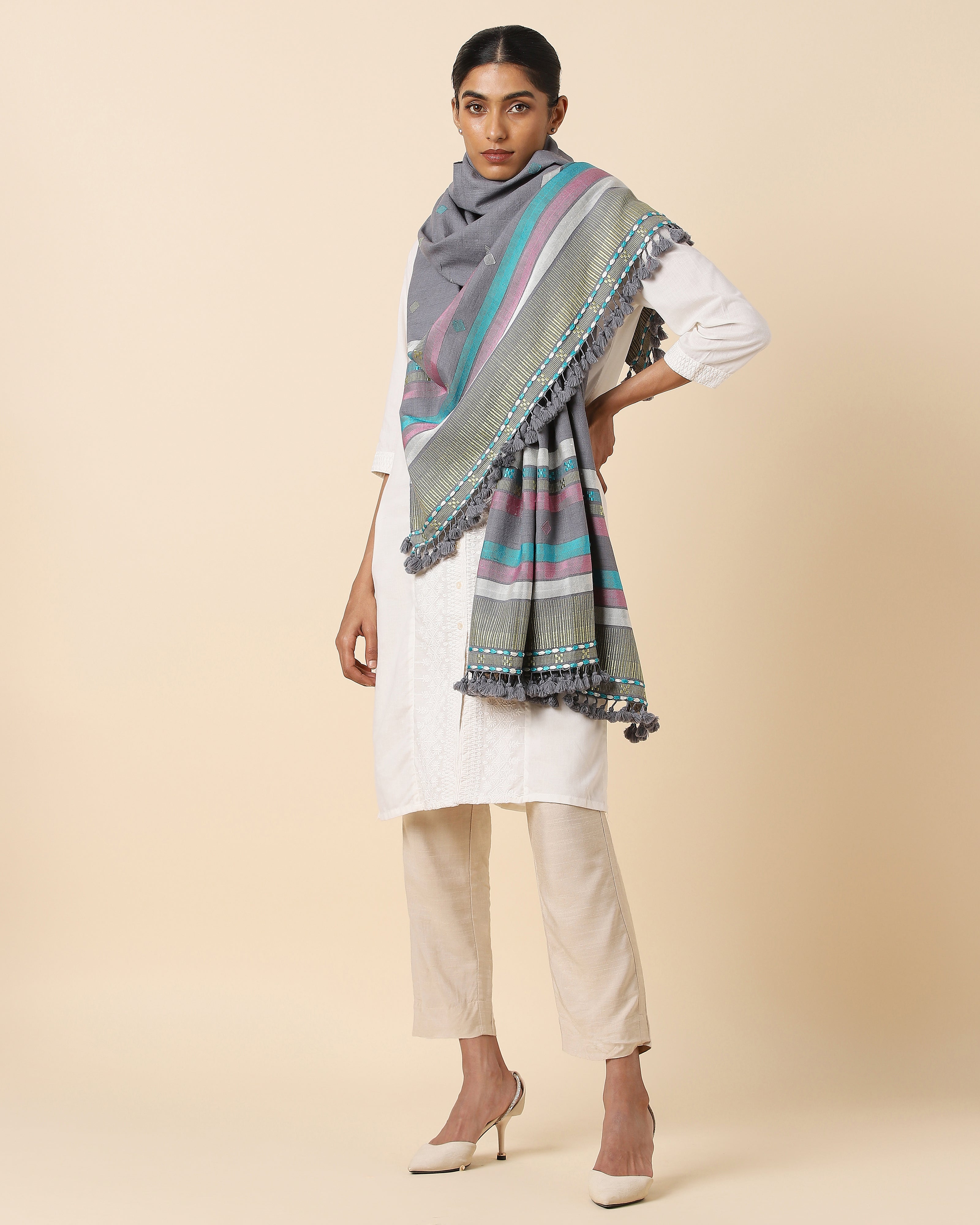 Lunara Bhujodi Extra Weft Woolen Shawl