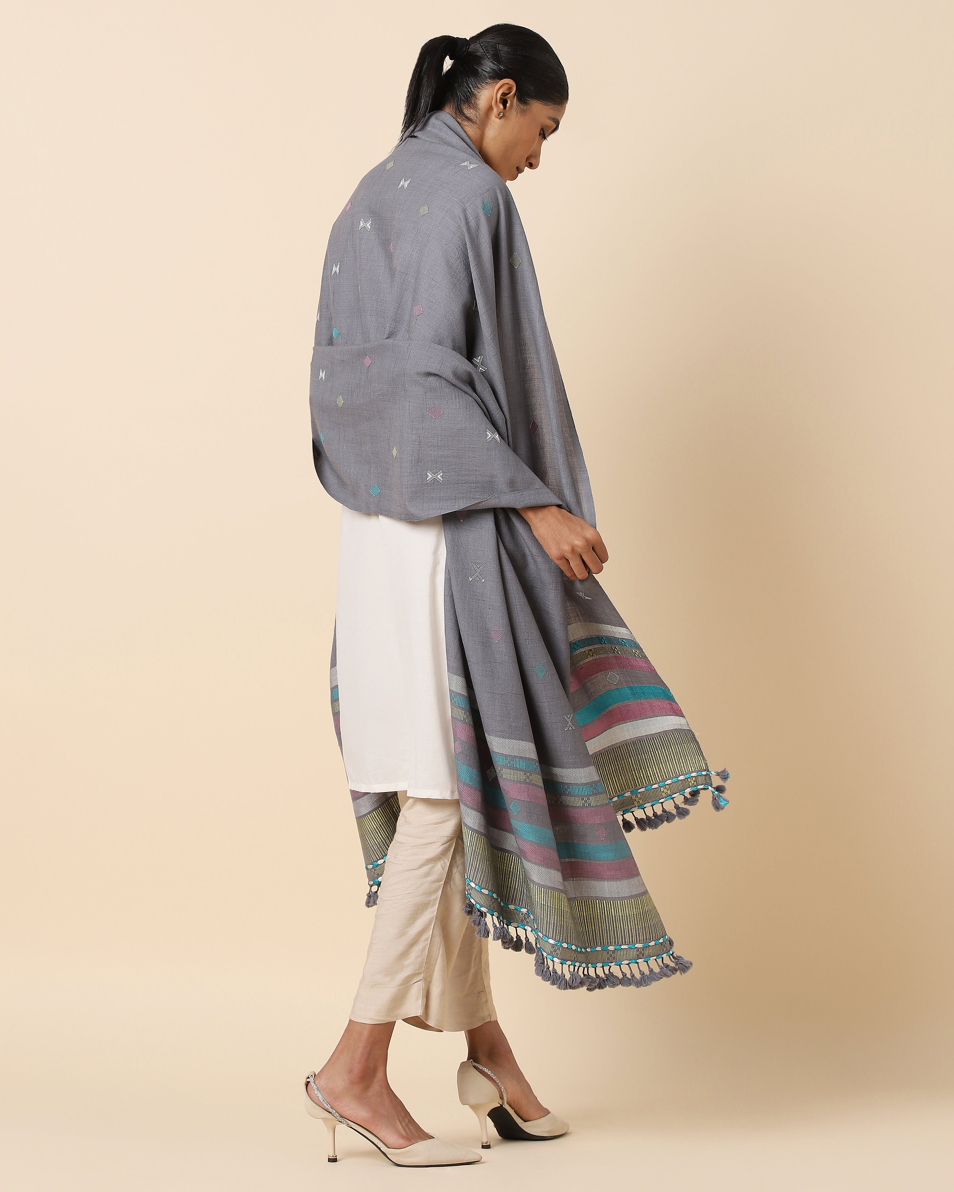 Lunara Bhujodi Extra Weft Woolen Shawl