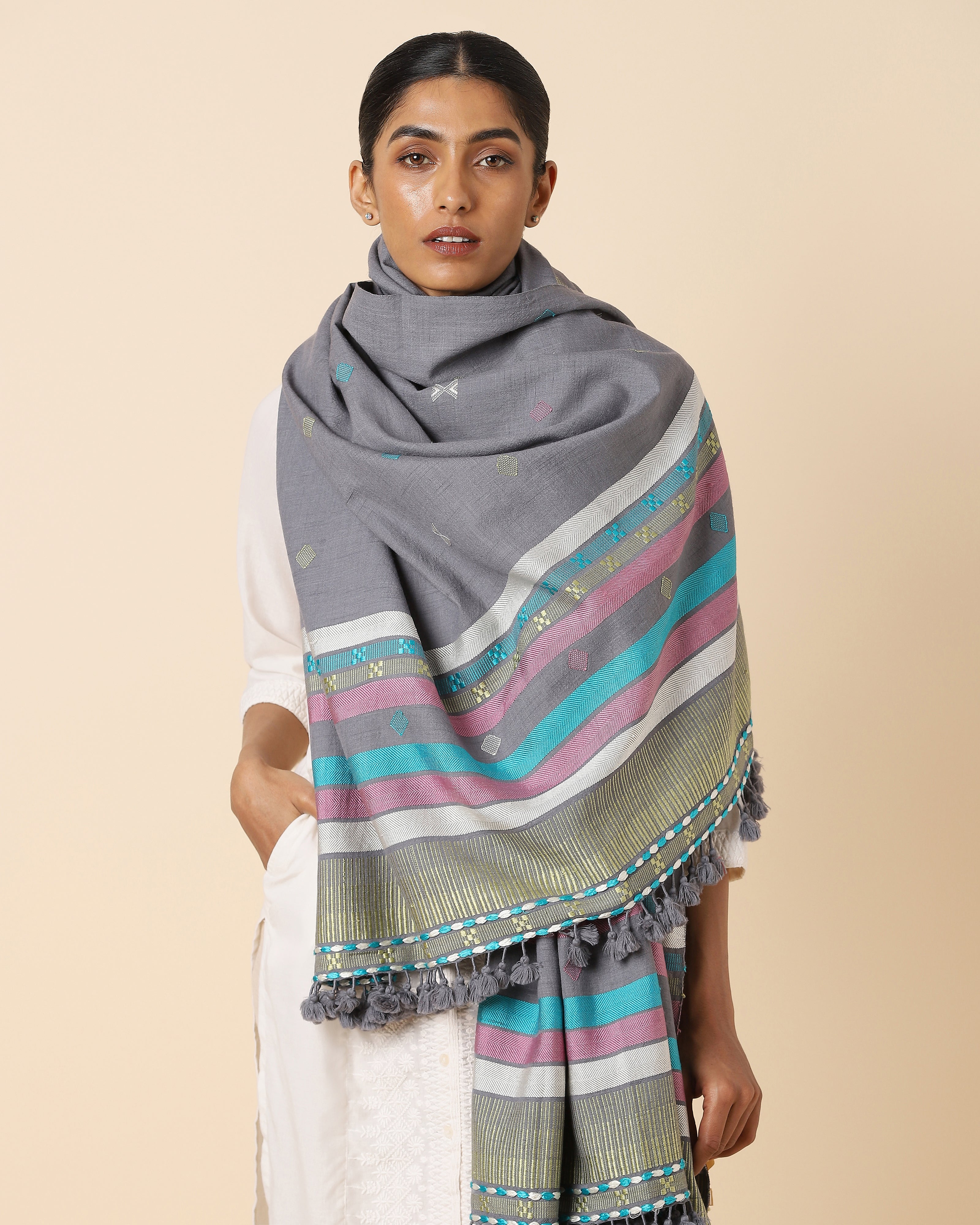 Lunara Bhujodi Extra Weft Woolen Shawl