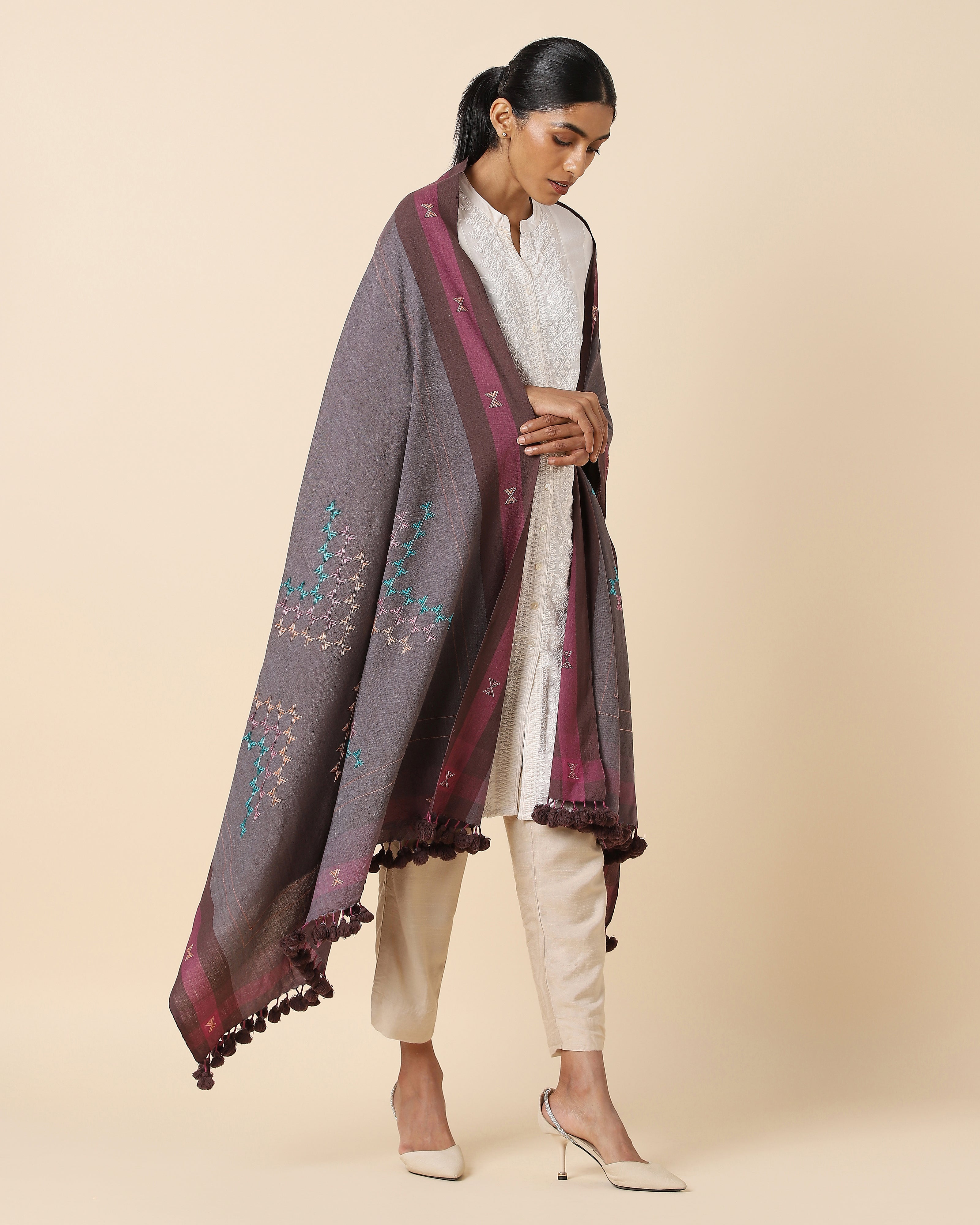 Shahinaz Bhujodi Extra Weft Woolen Shawl