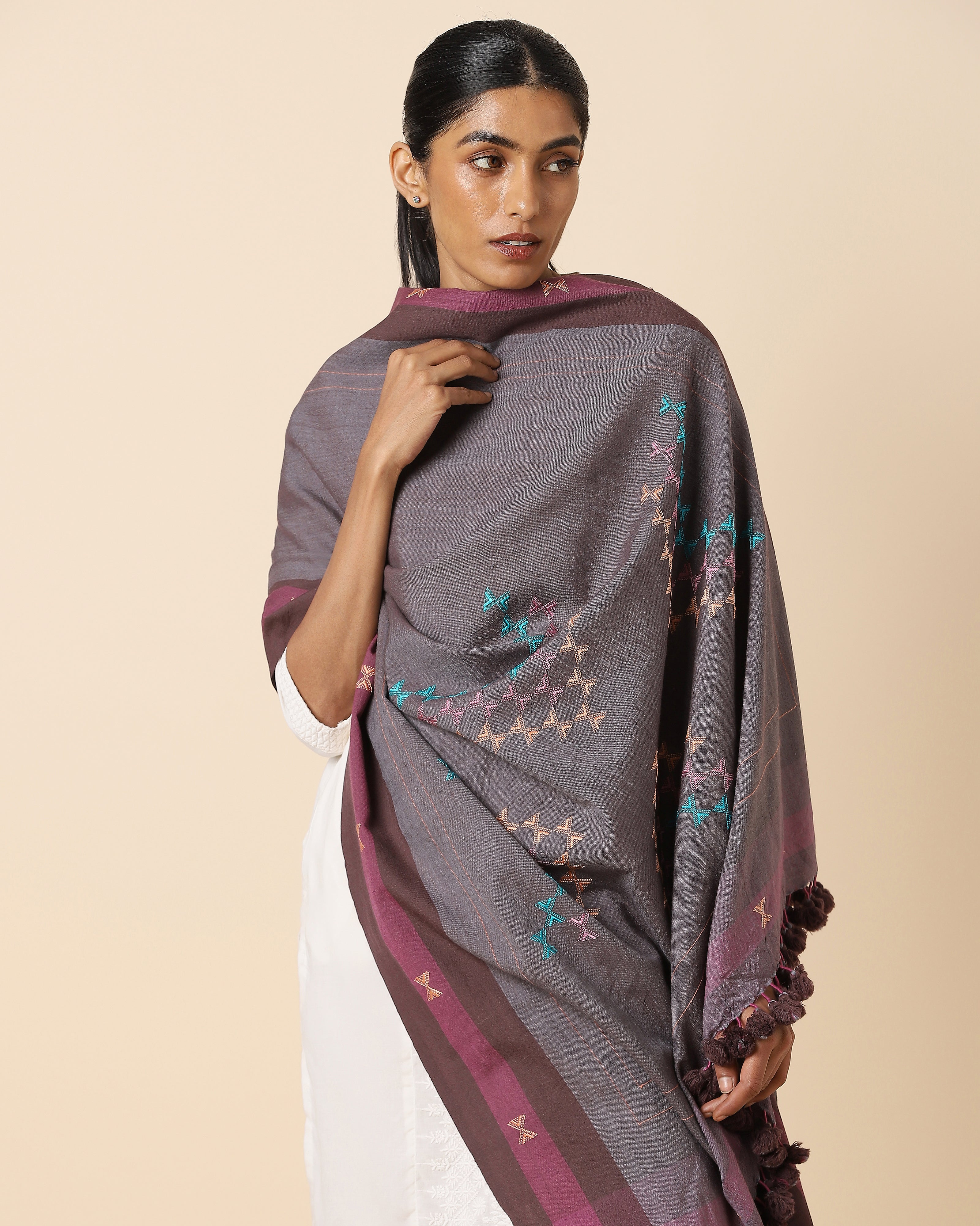 Shahinaz Bhujodi Extra Weft Woolen Shawl