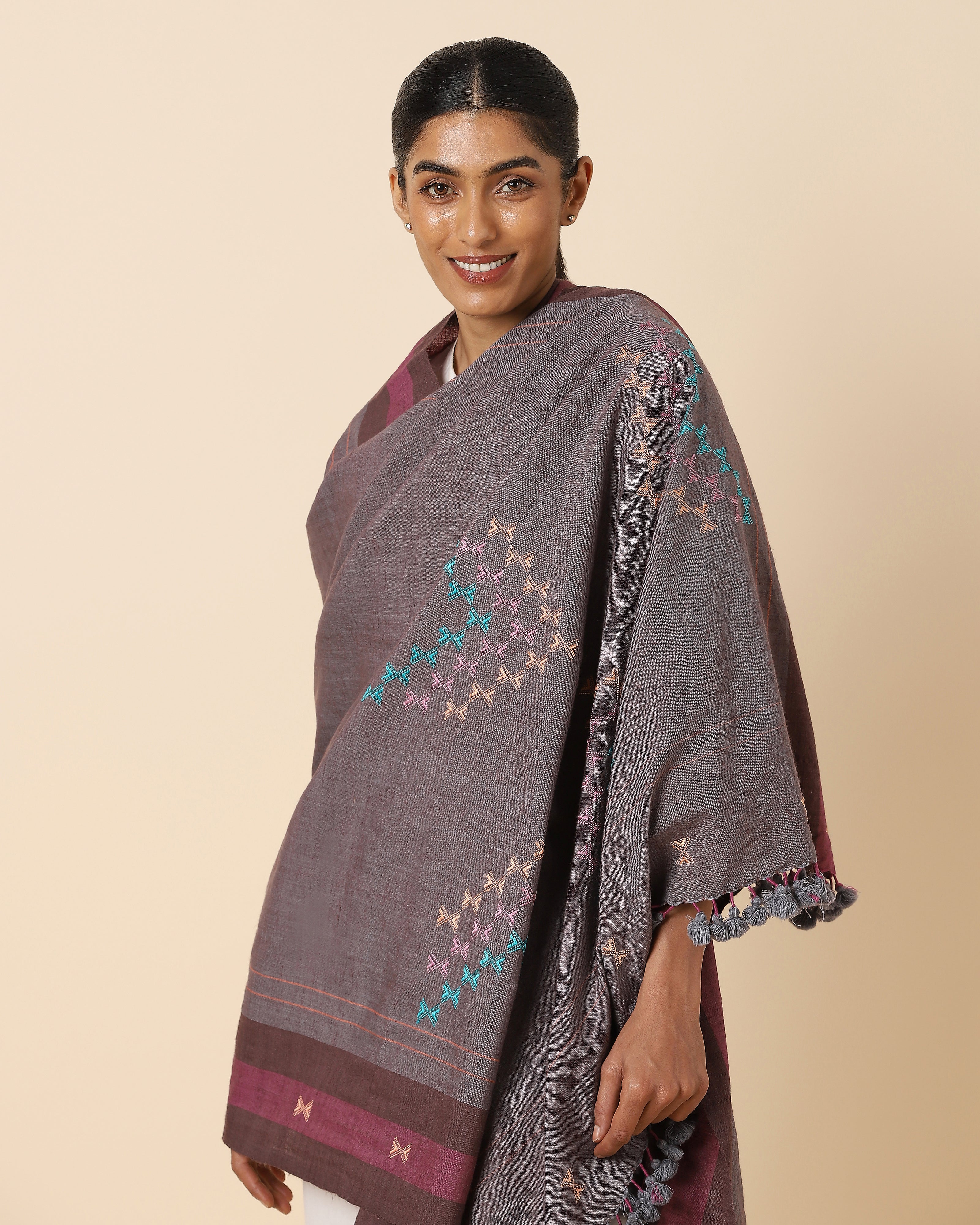 Shahinaz Bhujodi Extra Weft Woolen Shawl