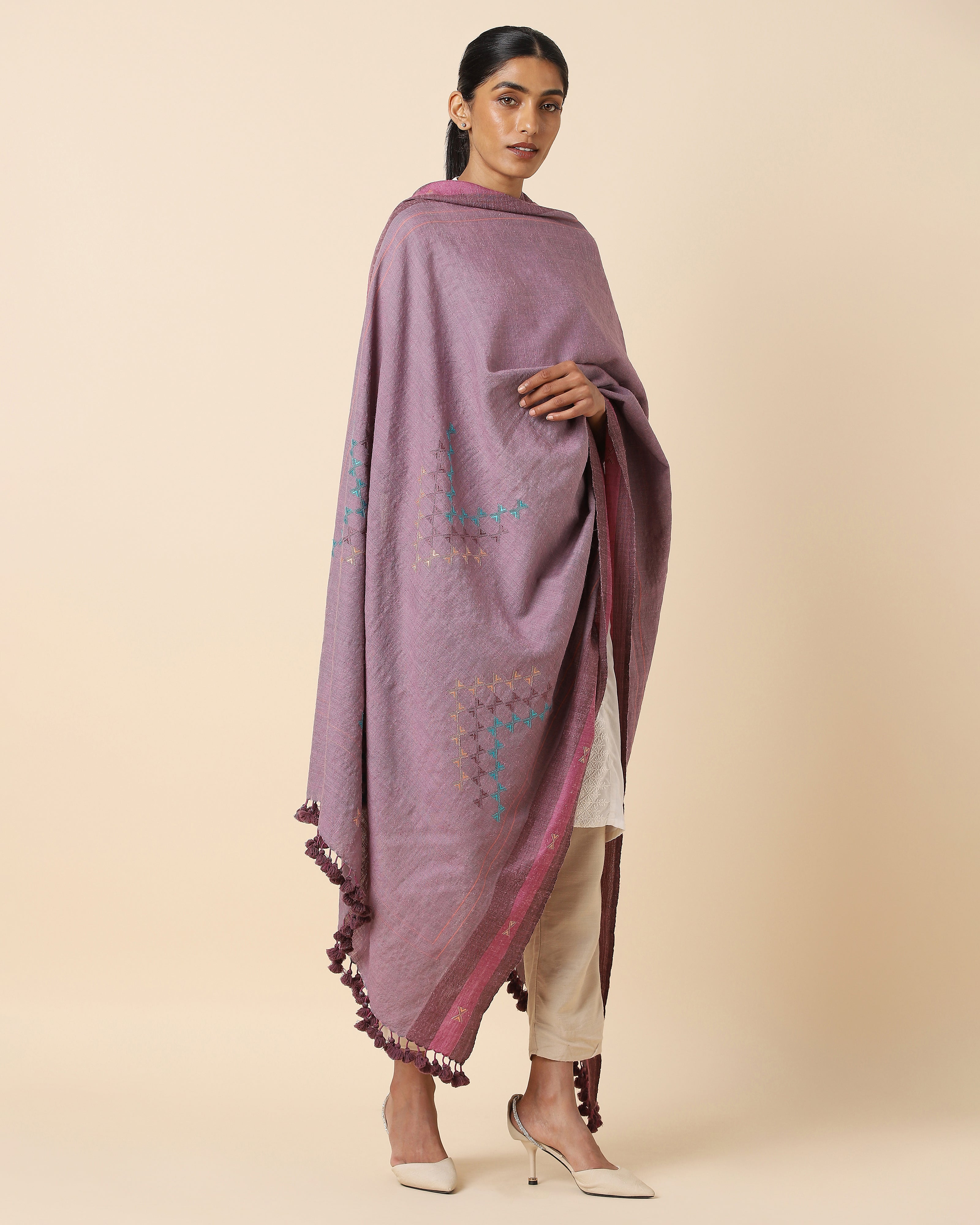 Shahinaz Bhujodi Extra Weft Woolen Shawl