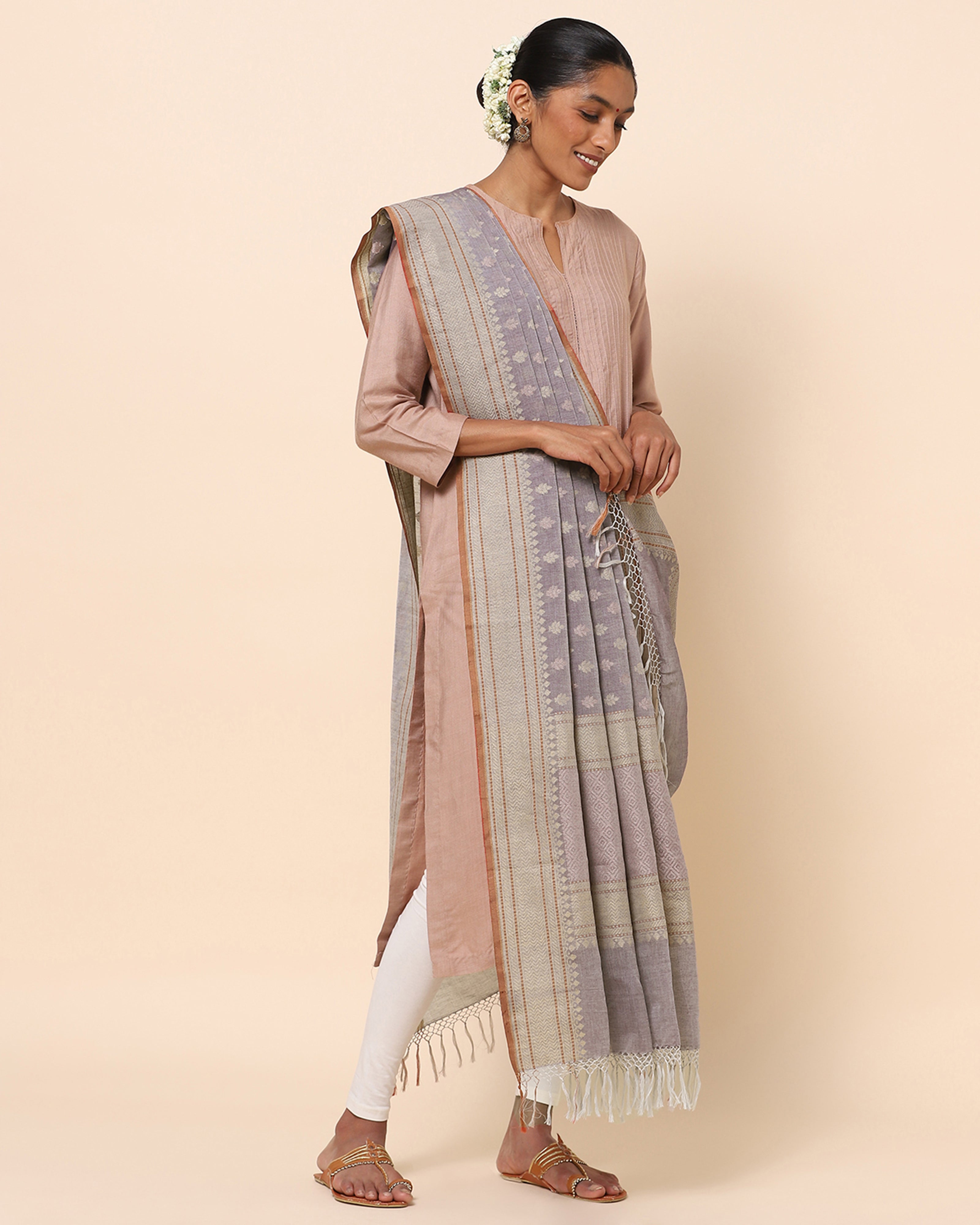 Nurvi Banarasi Kadwa Cotton Dupatta