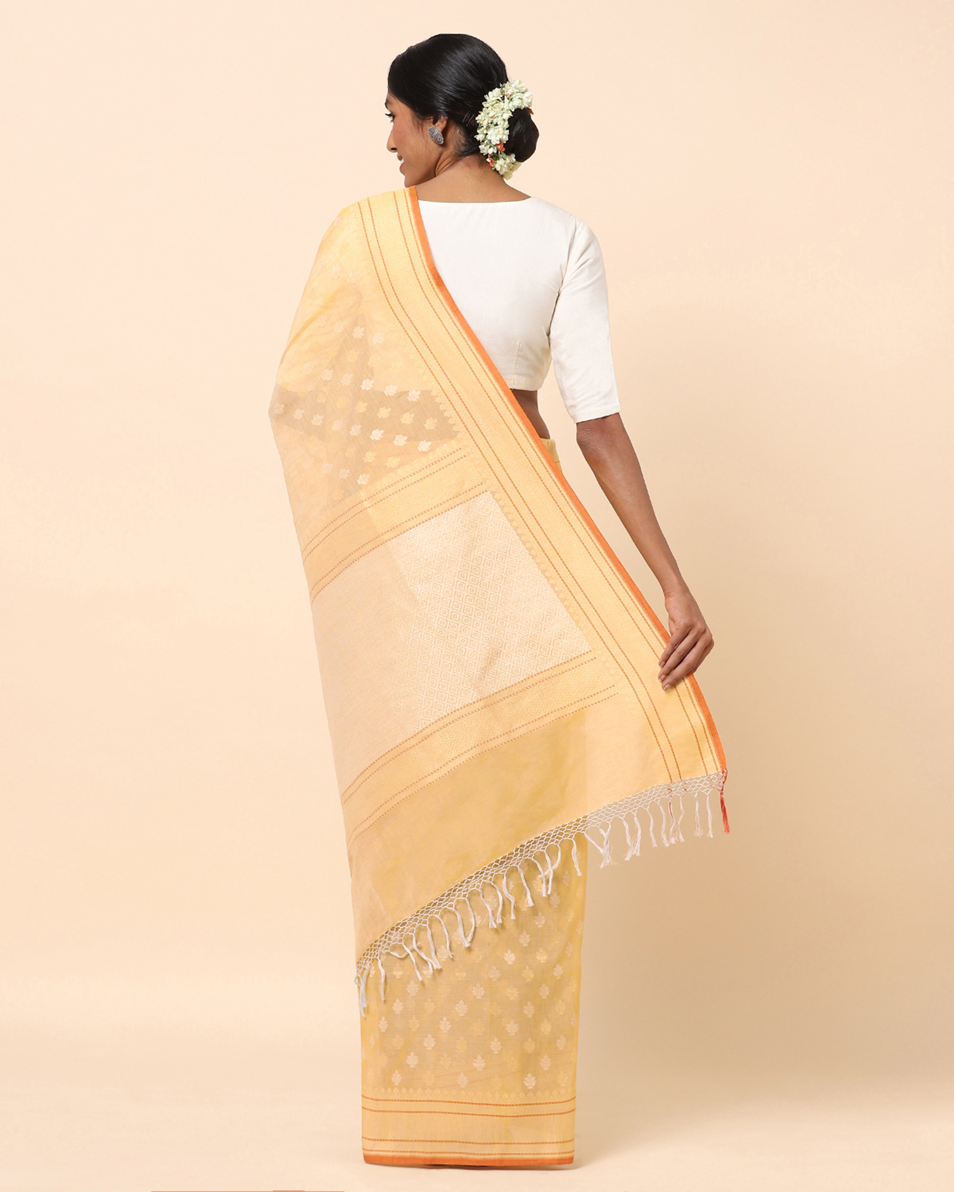 Nurvi Banarasi Kadwa Cotton Saree