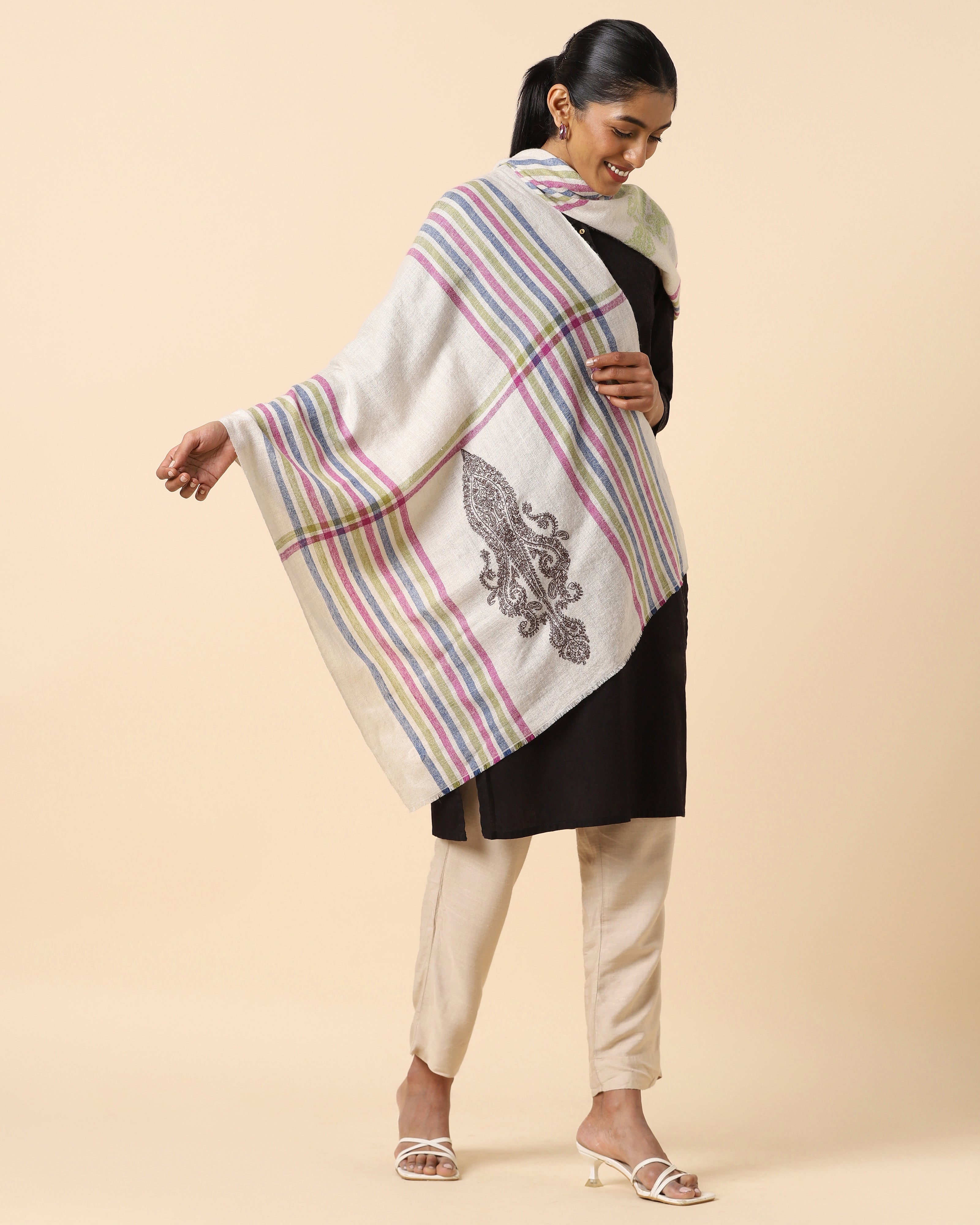 Adhila Kashmir Sozni Embroidery Pashmina Stole