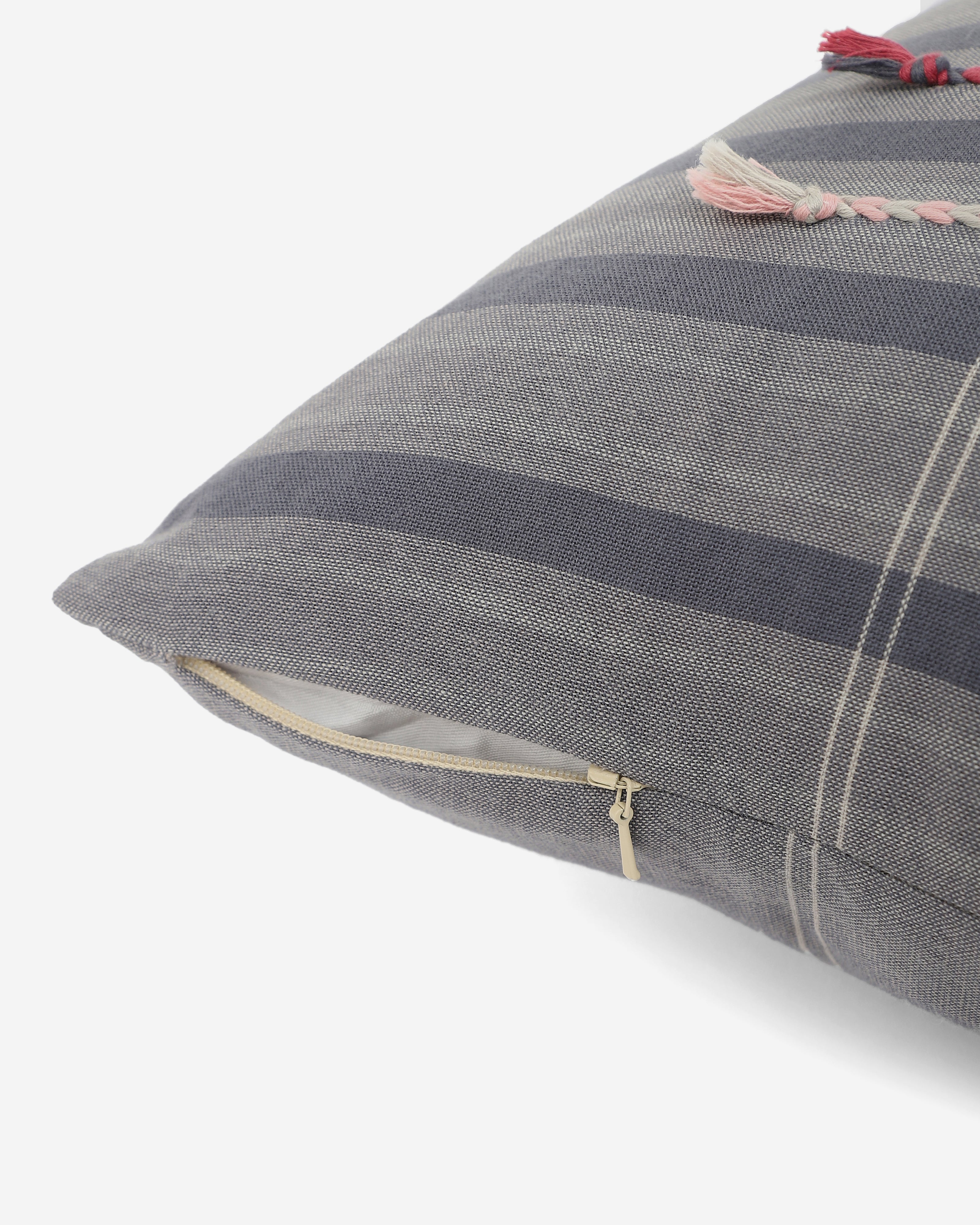 Appu Bhujodi Extra Weft Cotton Cushion Cover