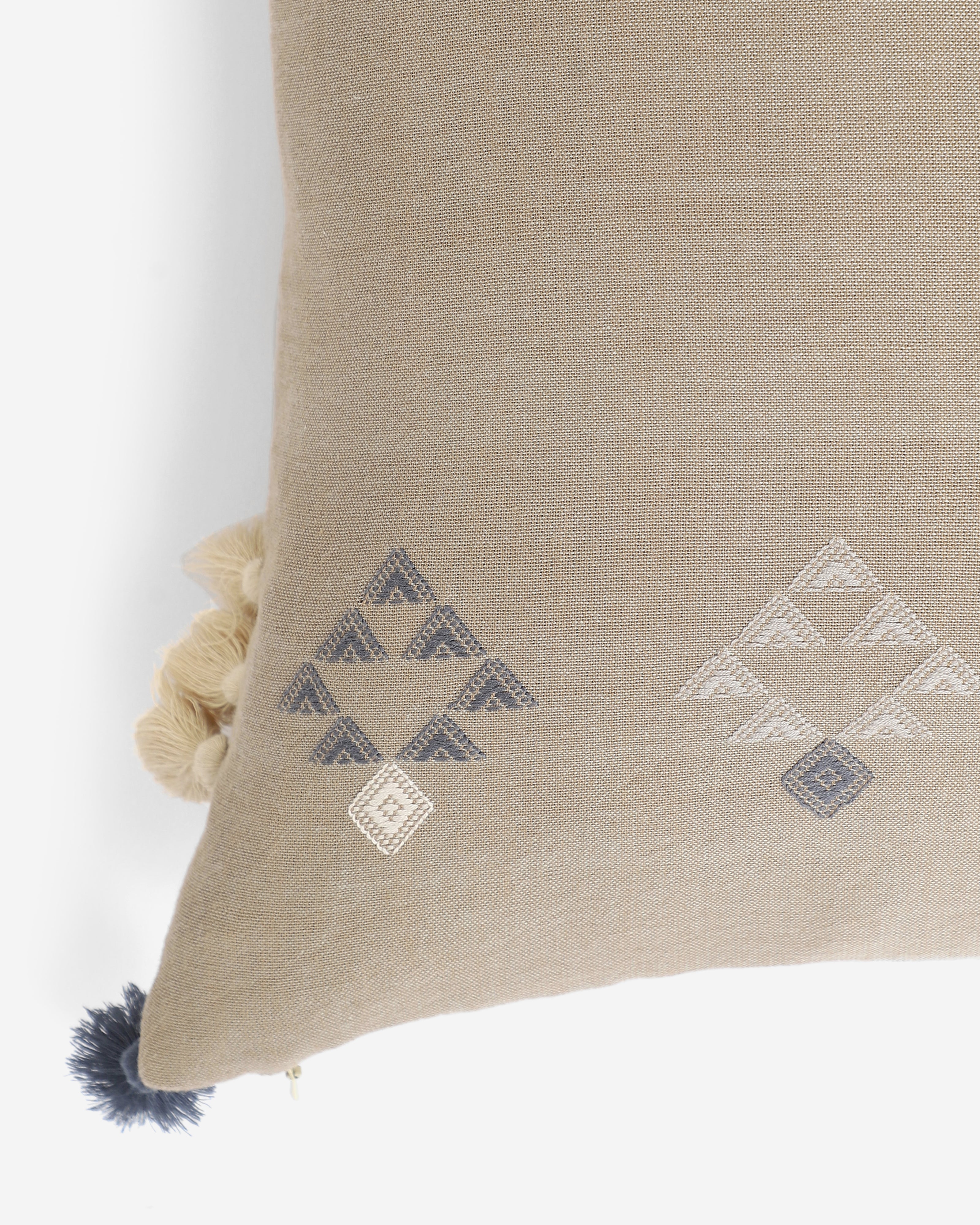 Elnara Bhujodi Extra Weft Cotton Cushion Cover