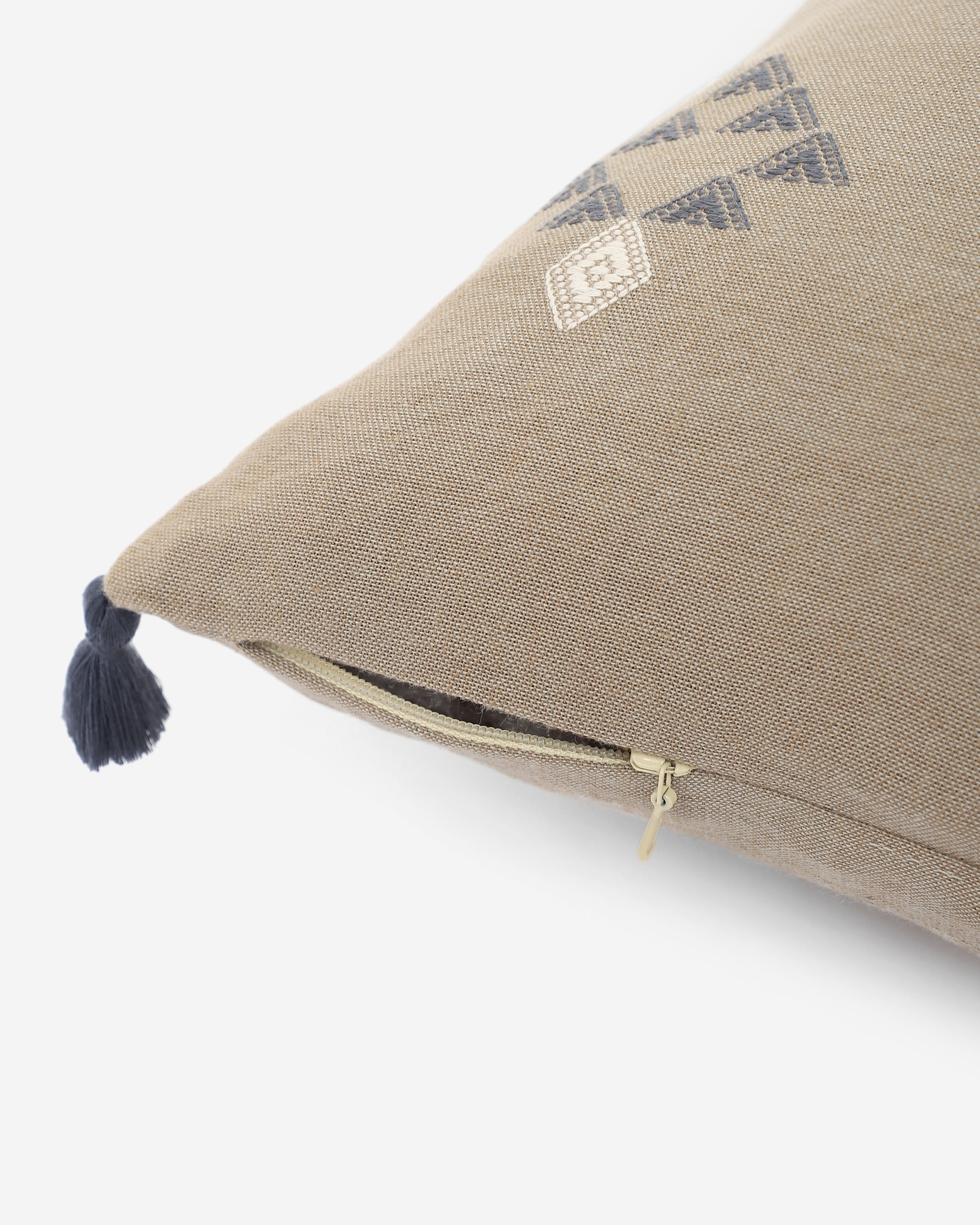 Elnara Bhujodi Extra Weft Cotton Cushion Cover