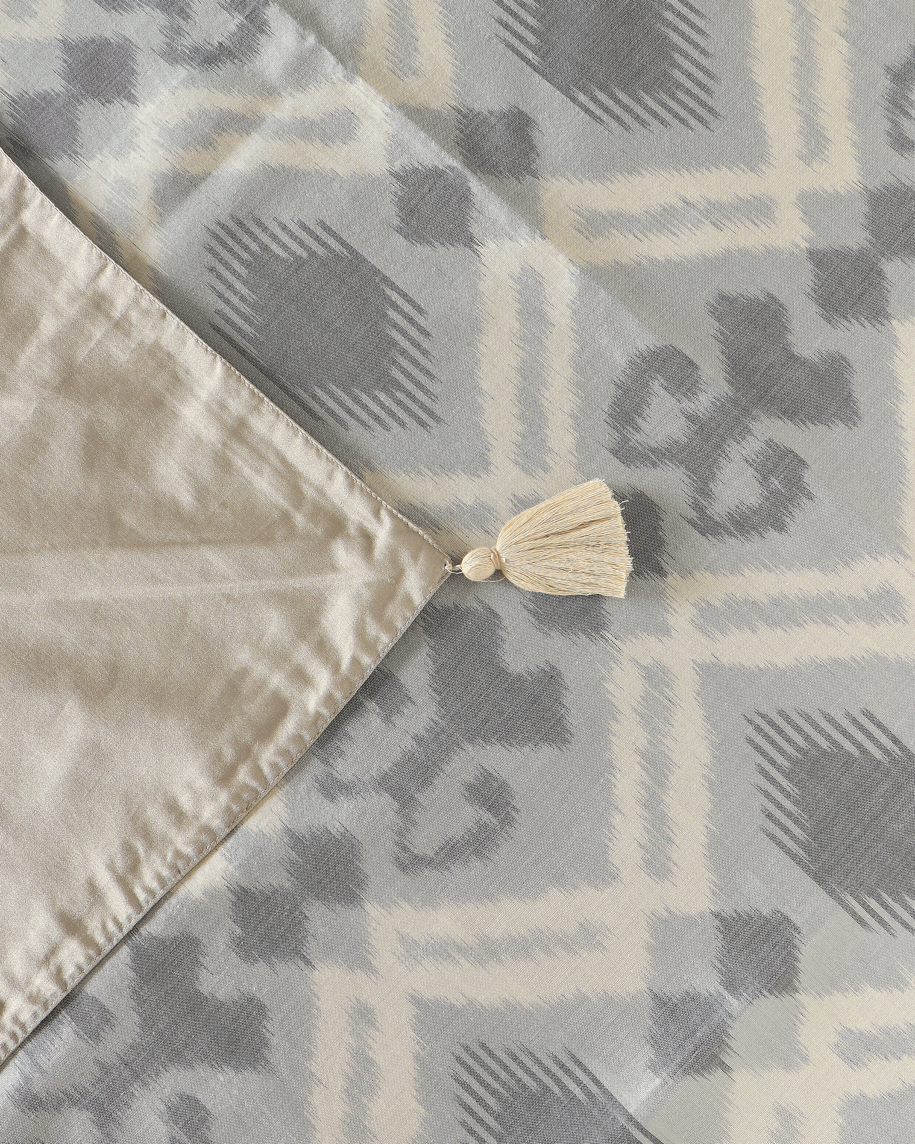 Jihan Pochampally Weft Ikat Cotton Silk Throw