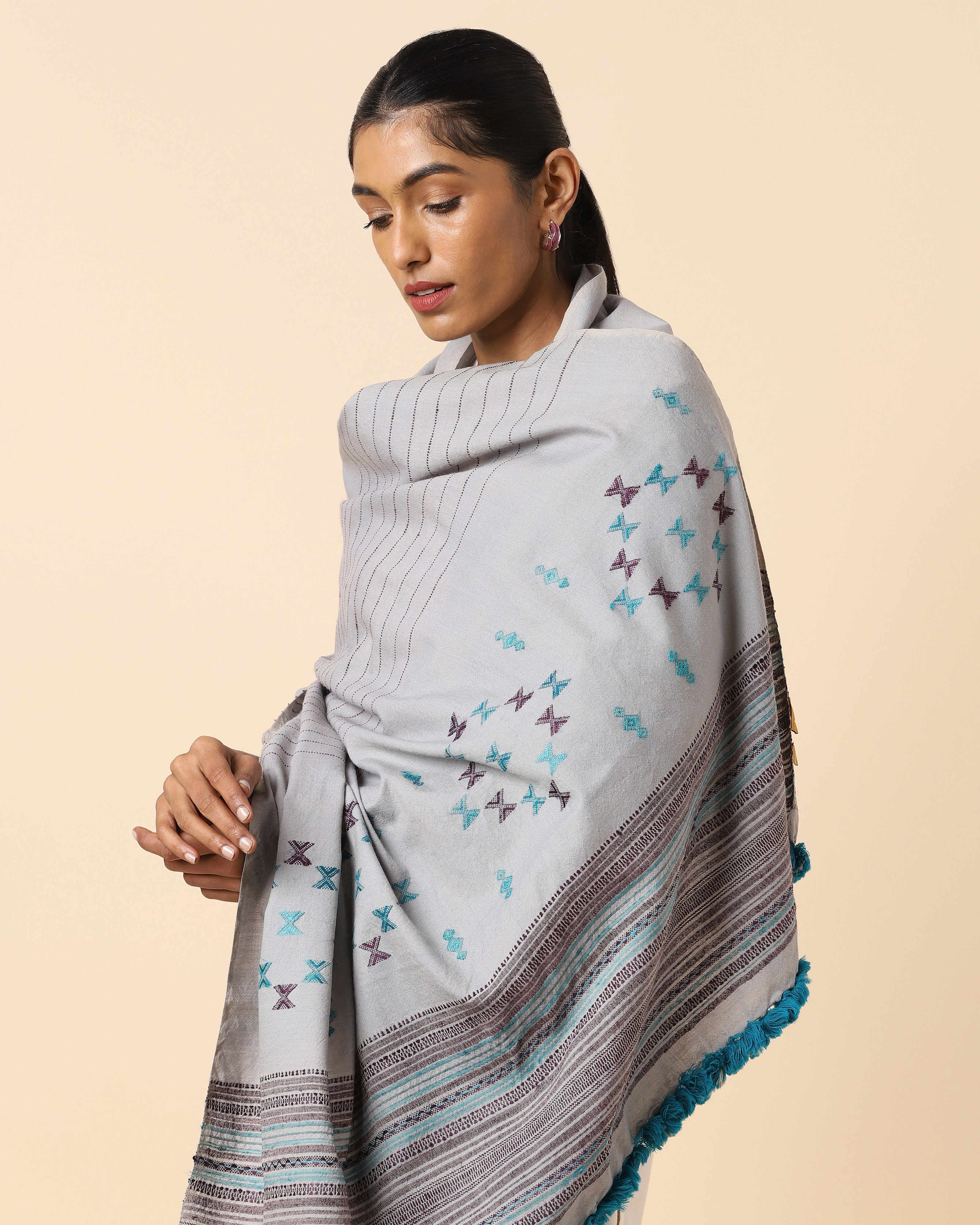 Malar Bhujodi Extra Weft Woolen Shawl