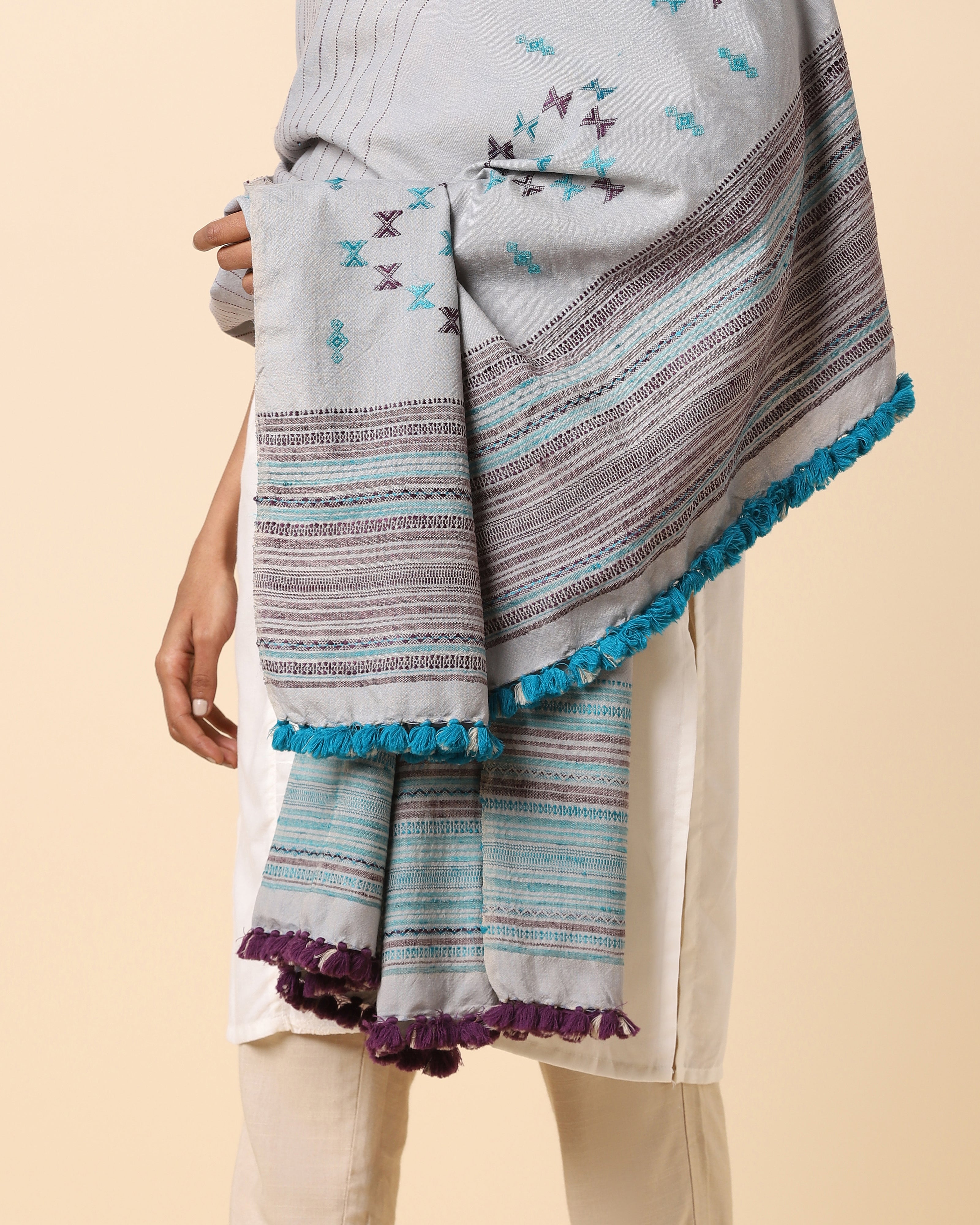 Malar Bhujodi Extra Weft Woolen Shawl