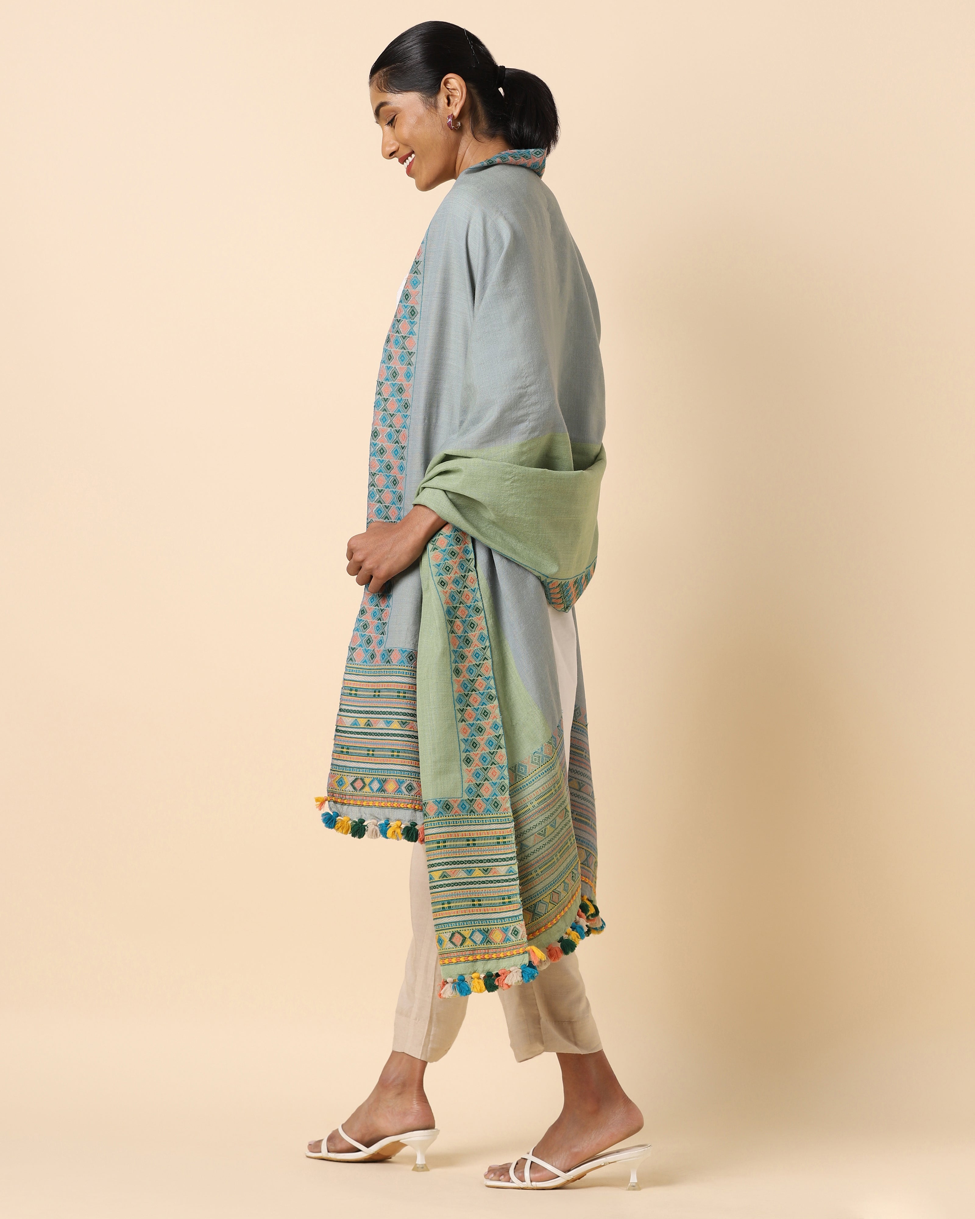 Miray Bhujodi Extra Weft Woolen Shawl