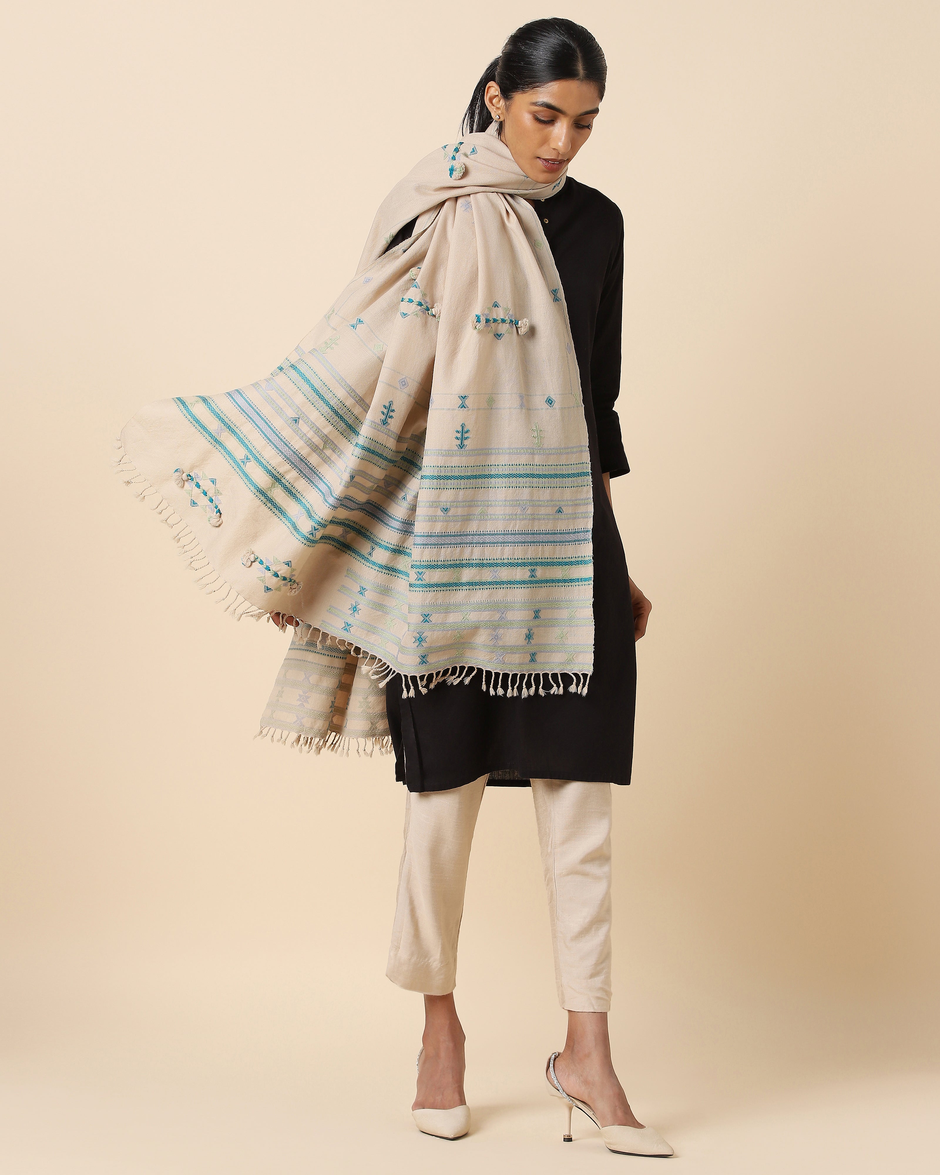 Narmada Bhujodi Extra Weft Woolen Shawl