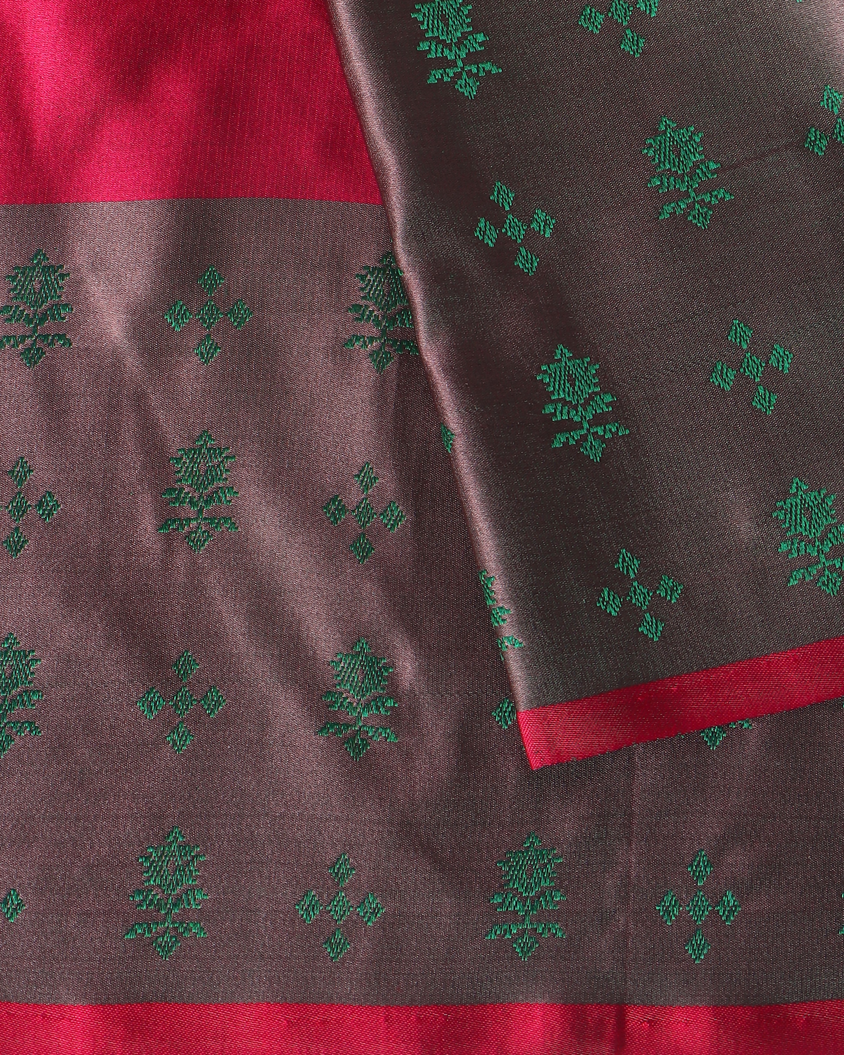 Jamila Banarasi Tanchoi Silk Saree