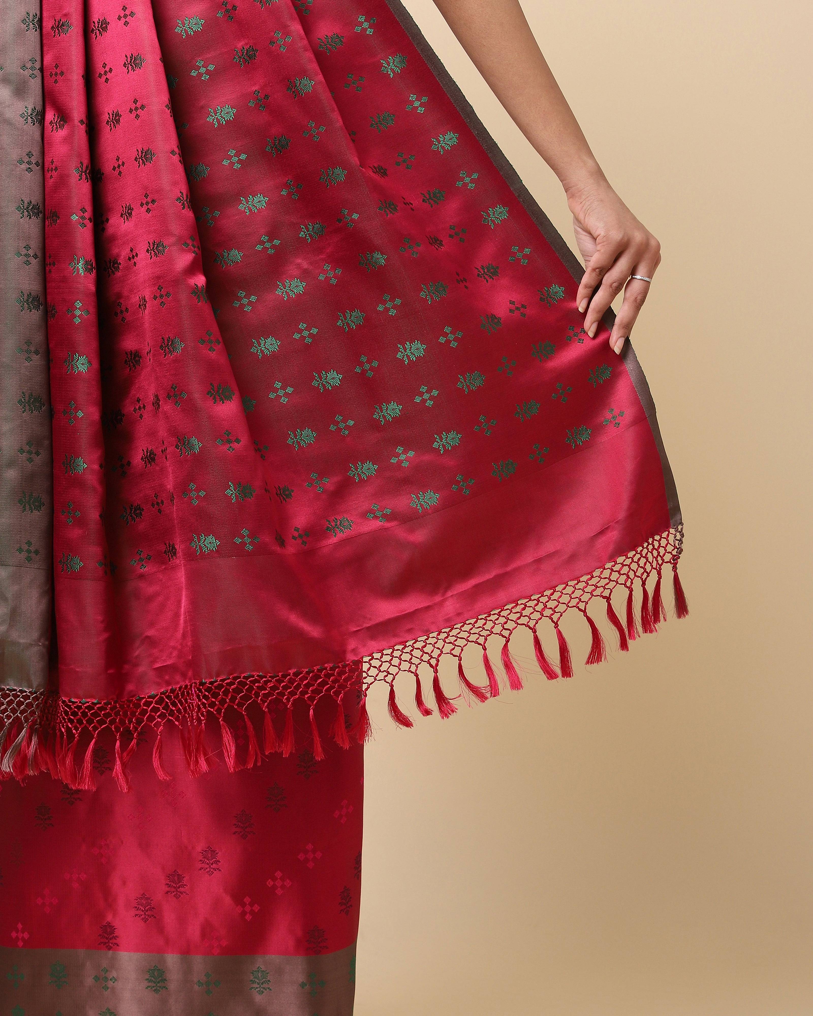 Jamila Banarasi Tanchoi Silk Saree
