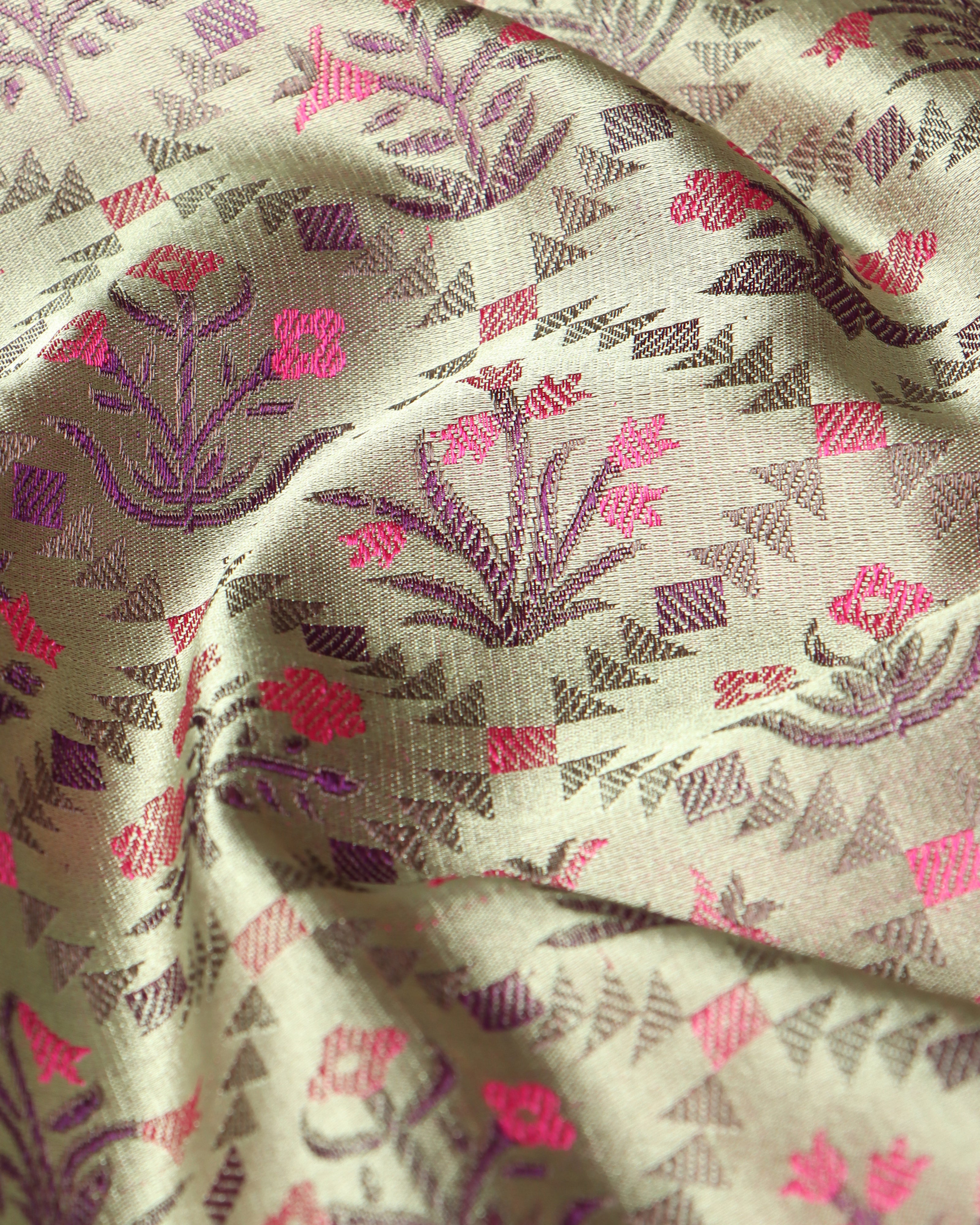 Suri Banarasi Tanchoi Silk Saree