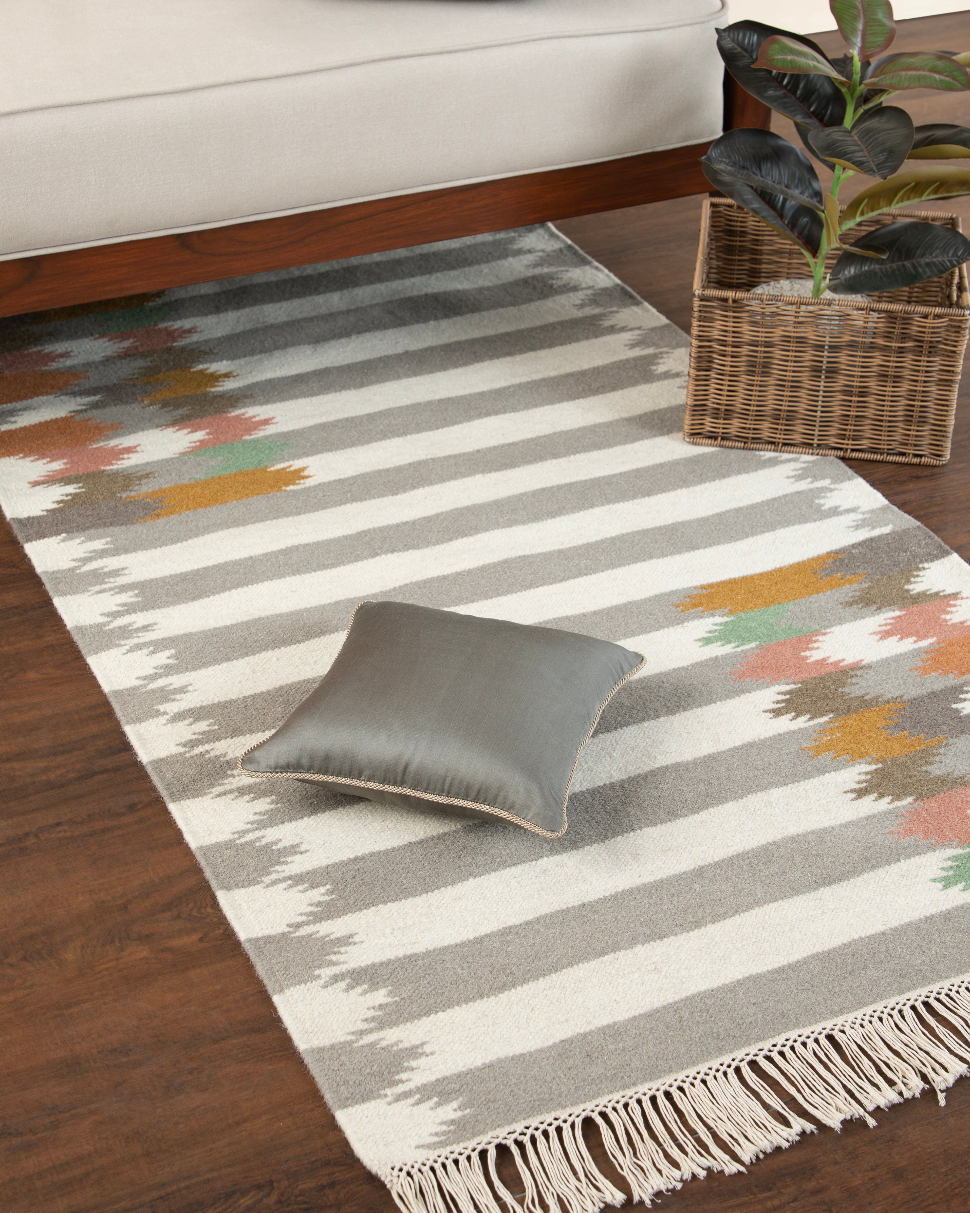 Waves Bhadohi Panja Cotton Wool Rug