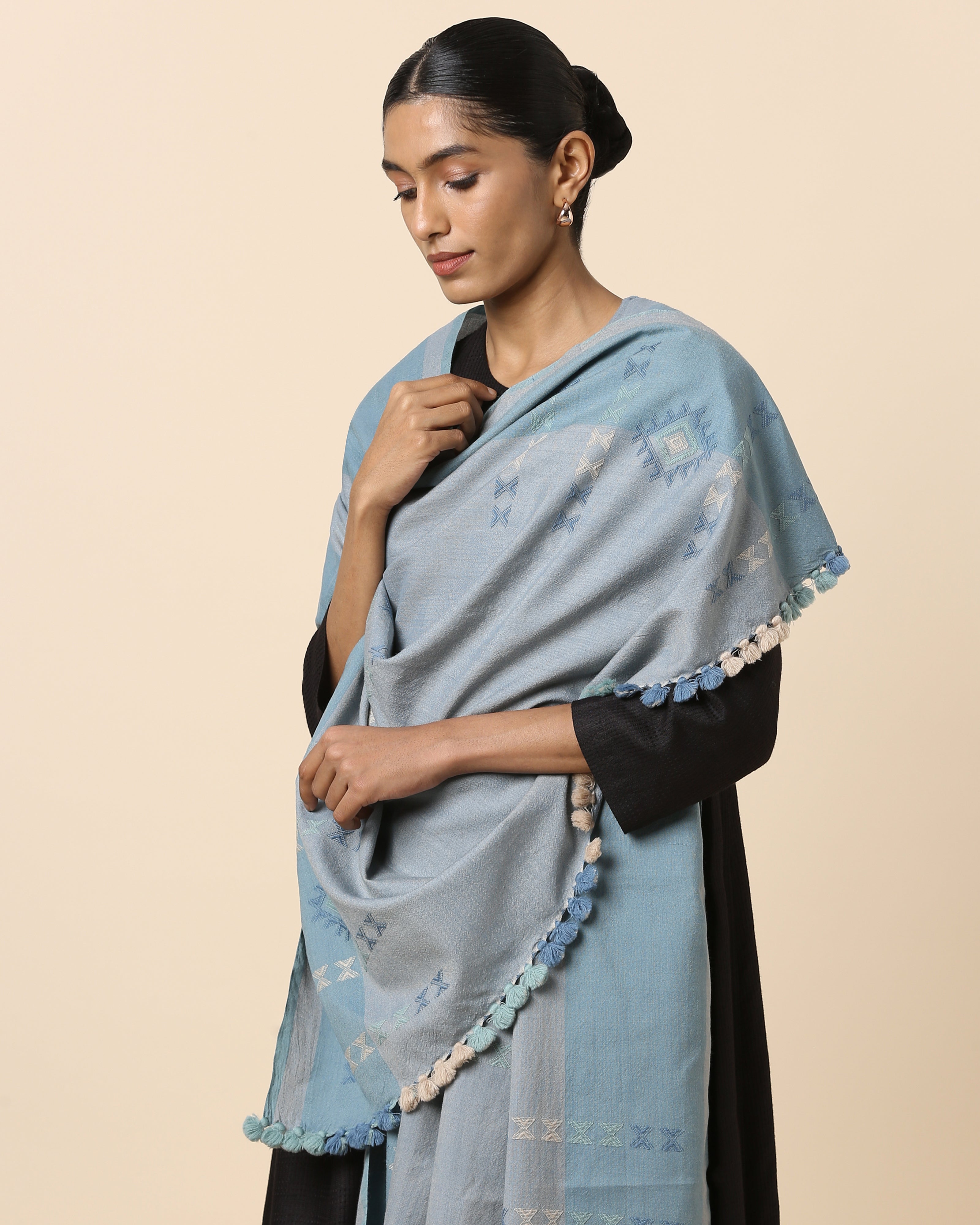 Lanuki Bhujodi Extra Weft Woolen Shawl