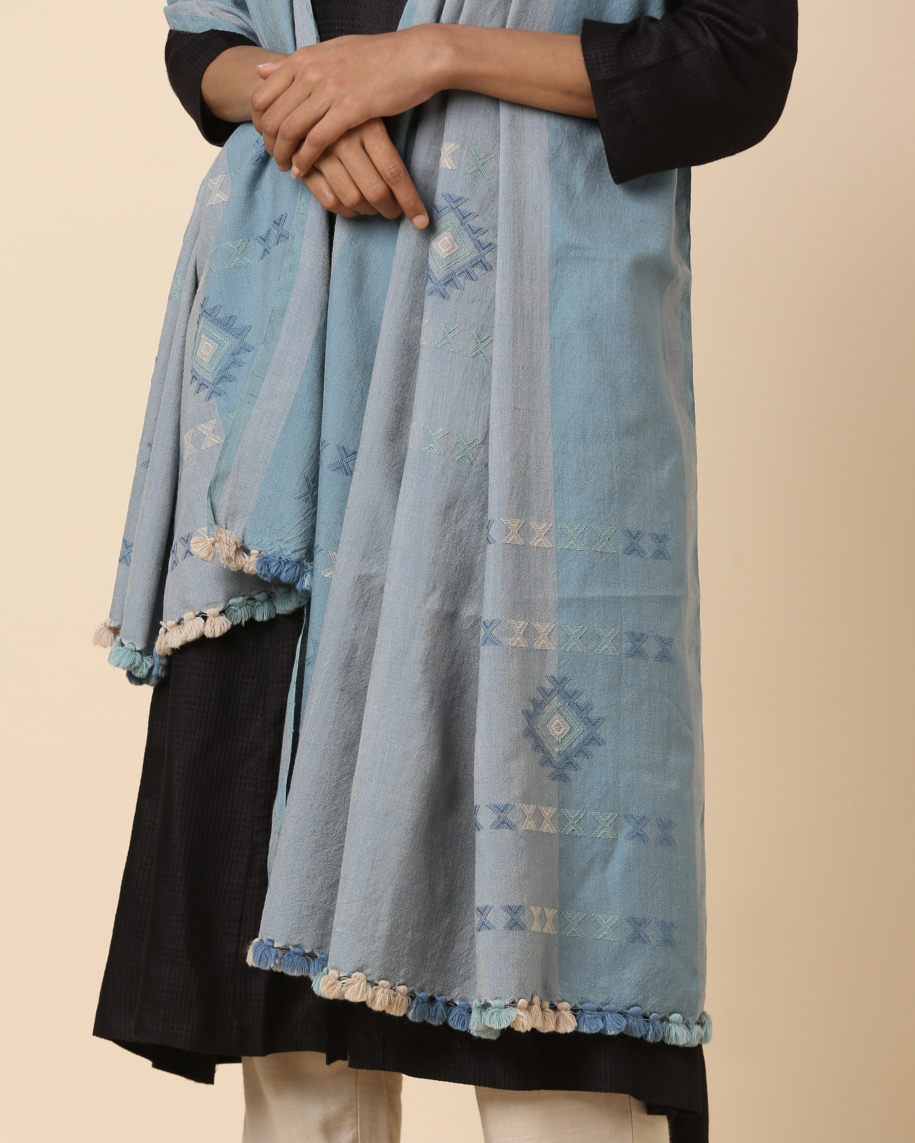 Lanuki Bhujodi Extra Weft Woolen Shawl