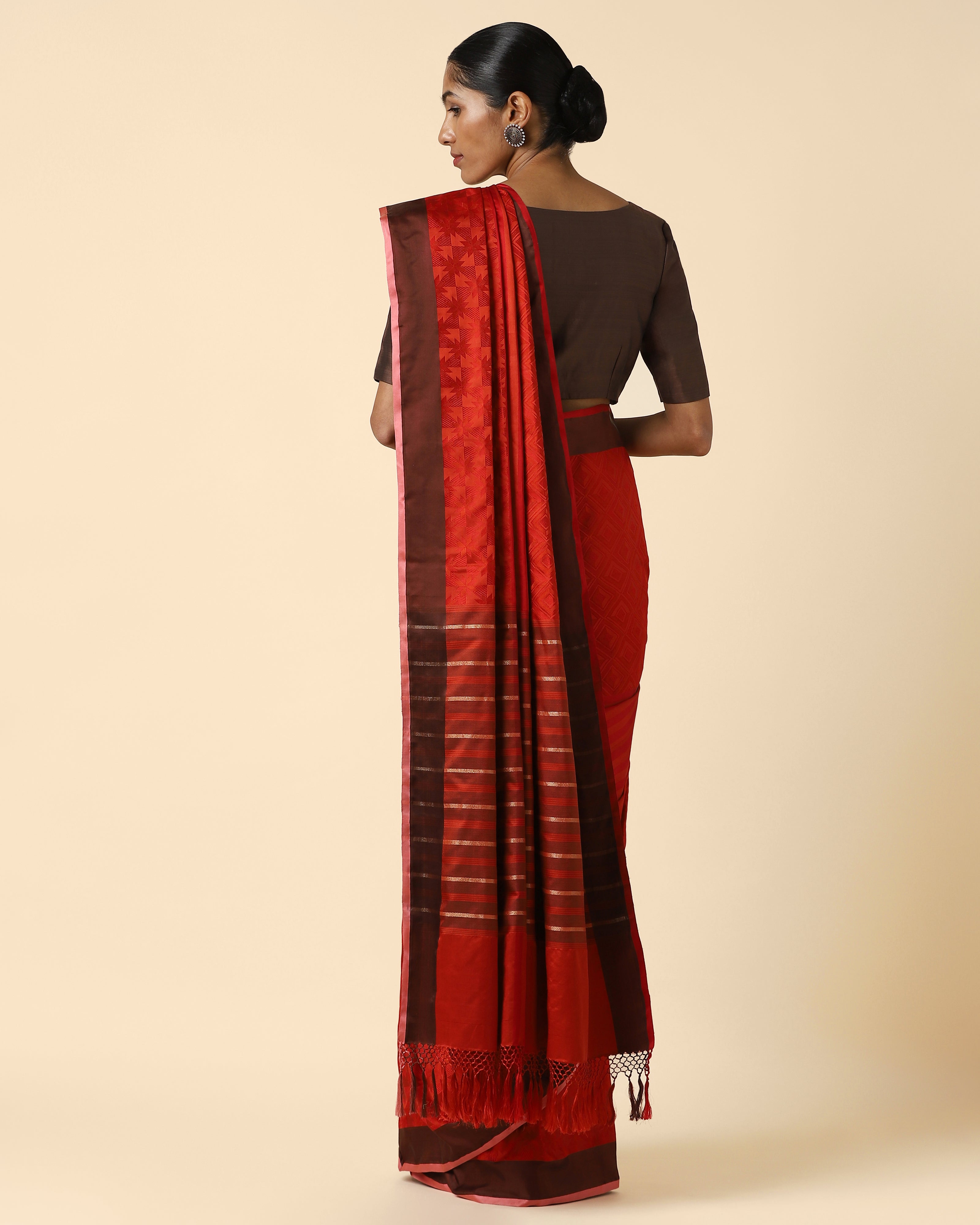 Yadvi Banarasi Tanchoi Silk Saree