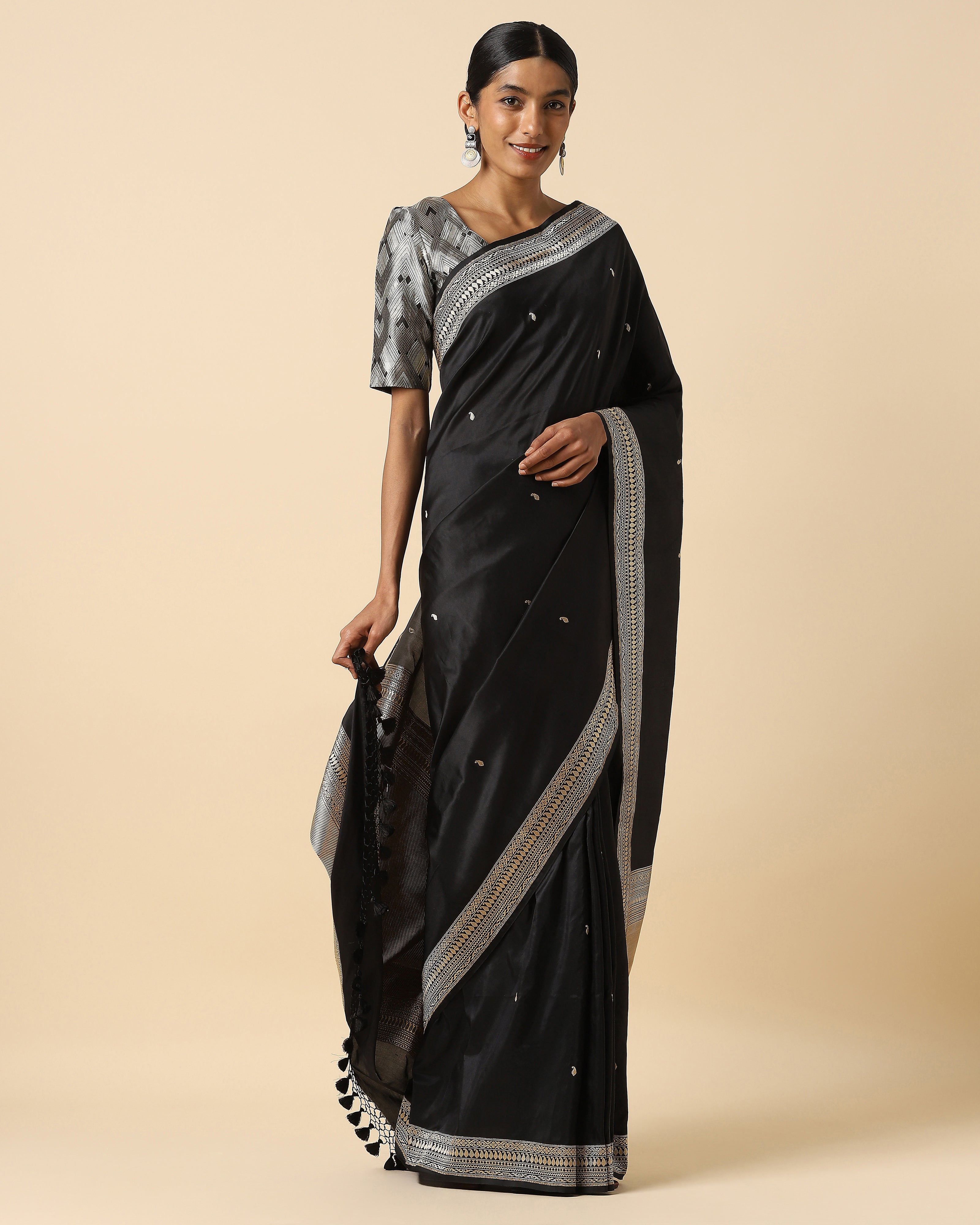 Netrika Banarasi Kadwa Silk Saree