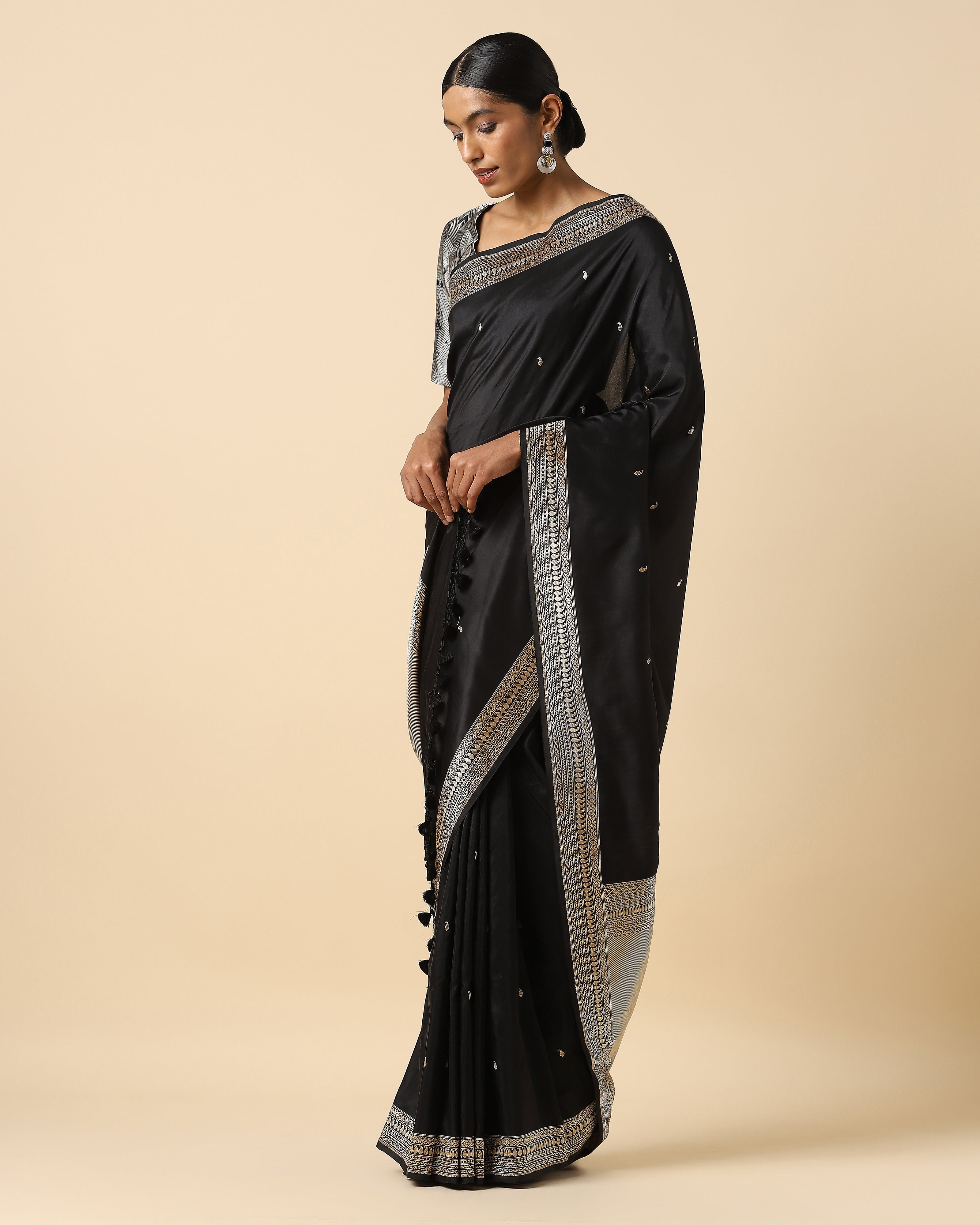 Netrika Banarasi Kadwa Silk Saree