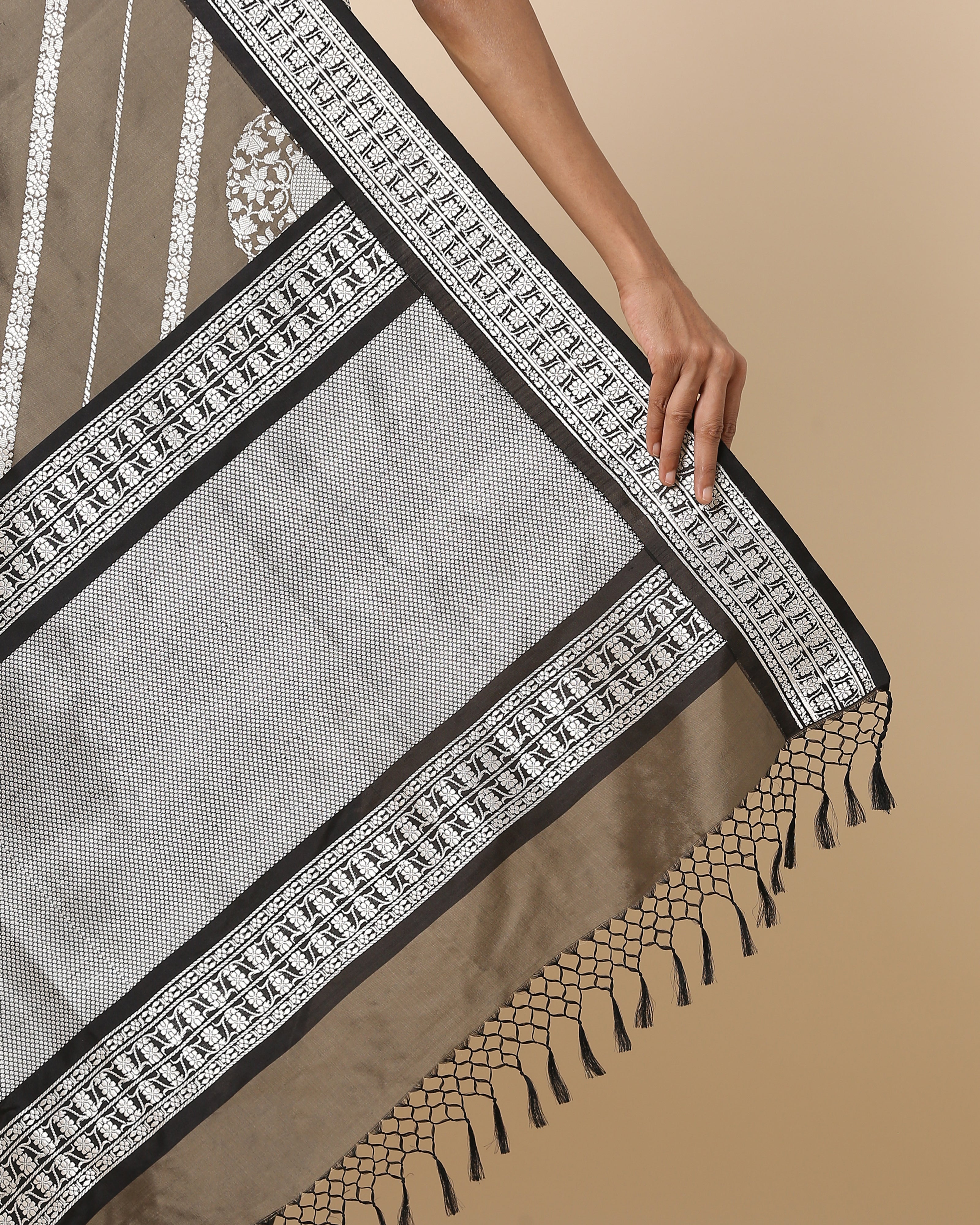 Aloka Banarasi Rangkaat Kadwa Silk Saree