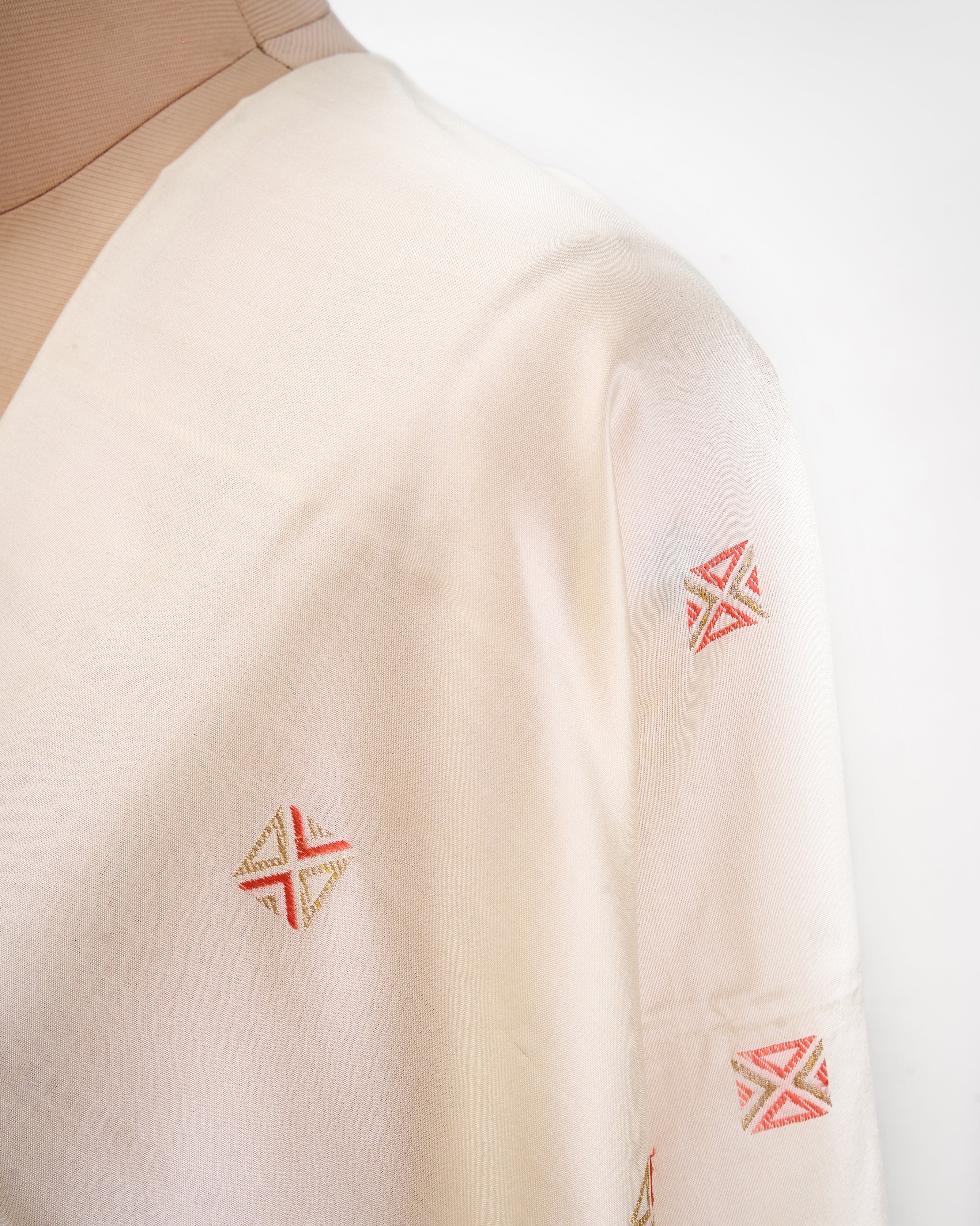 Avaneesh Banarasi Kadwa Silk Suit Fabric