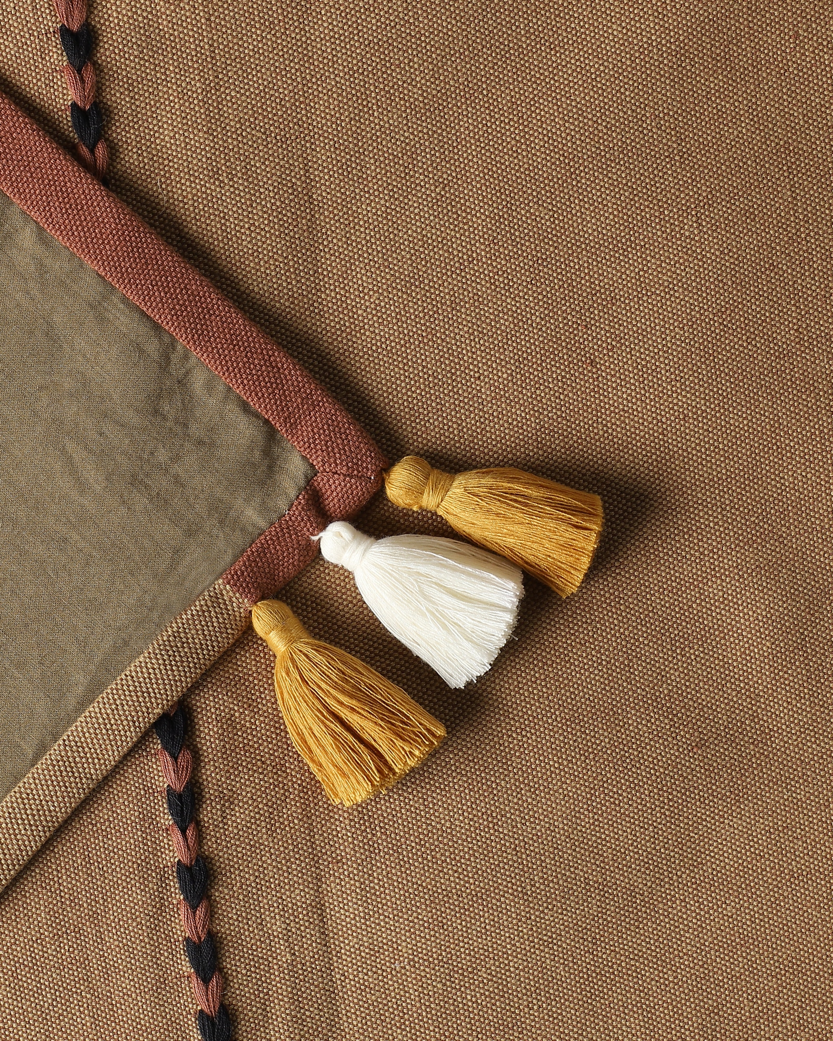 Duo Bhujodi Tangalia Cotton Table Runner