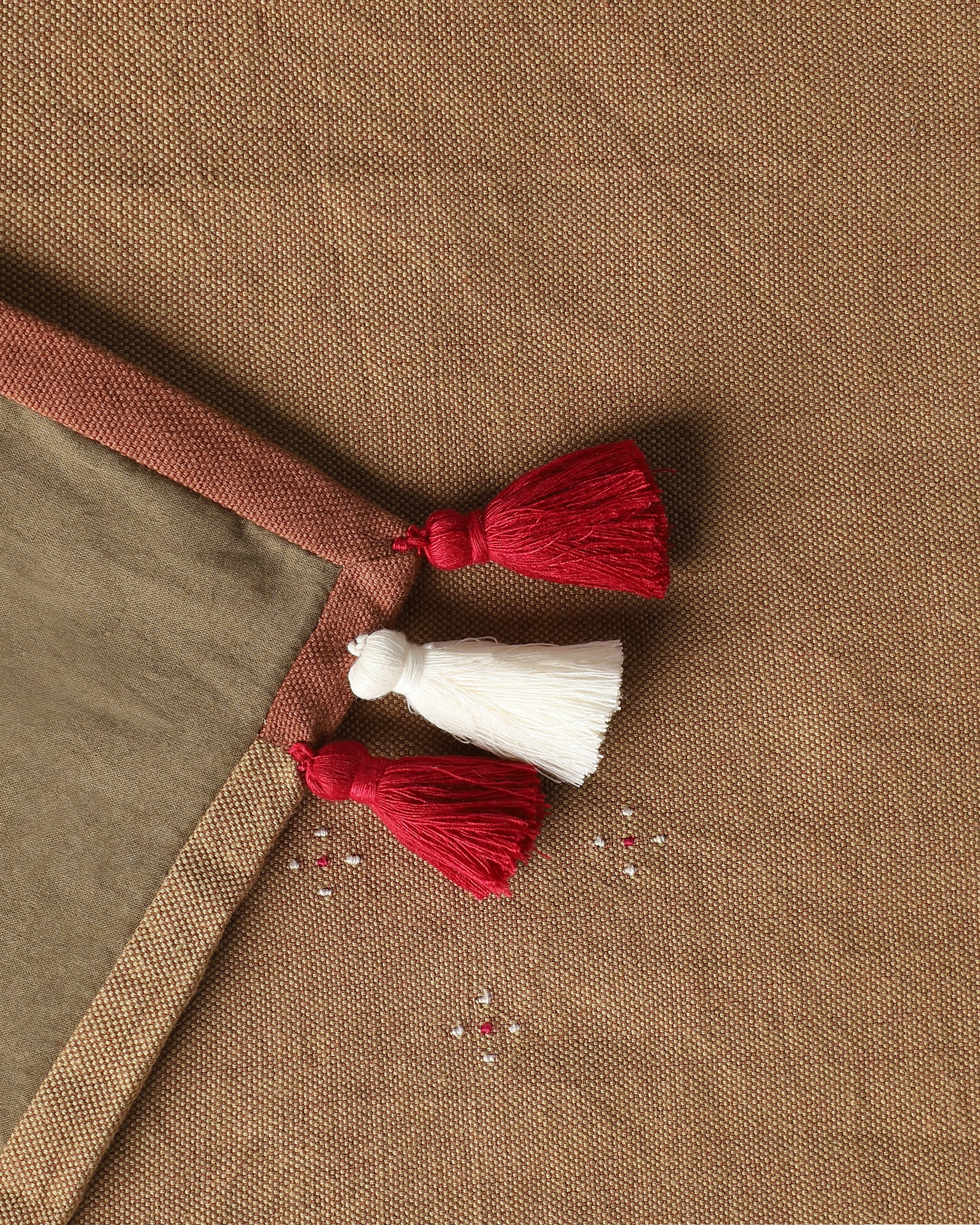 Duo Bhujodi Tangalia Cotton Table Runner