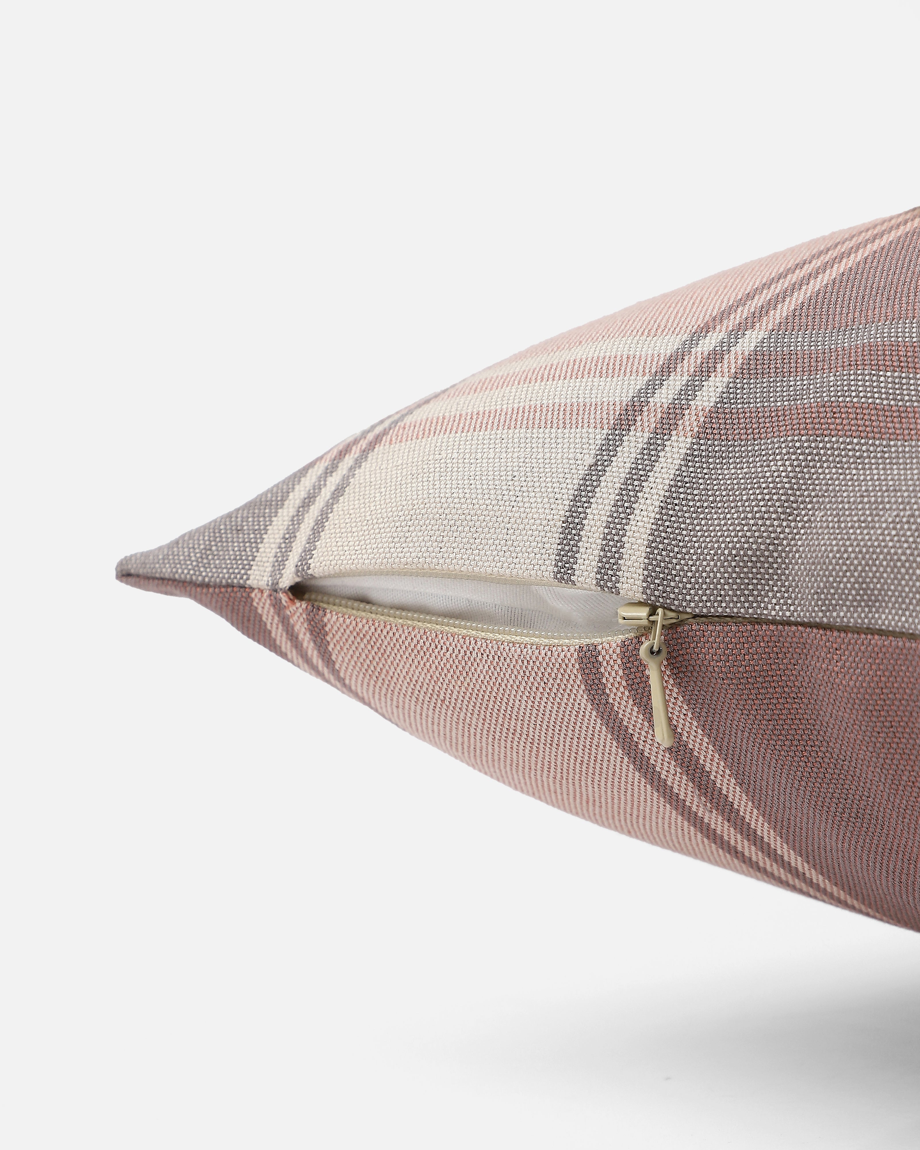 Rimmi Bhujodi Extra Weft Cotton Cushion Cover