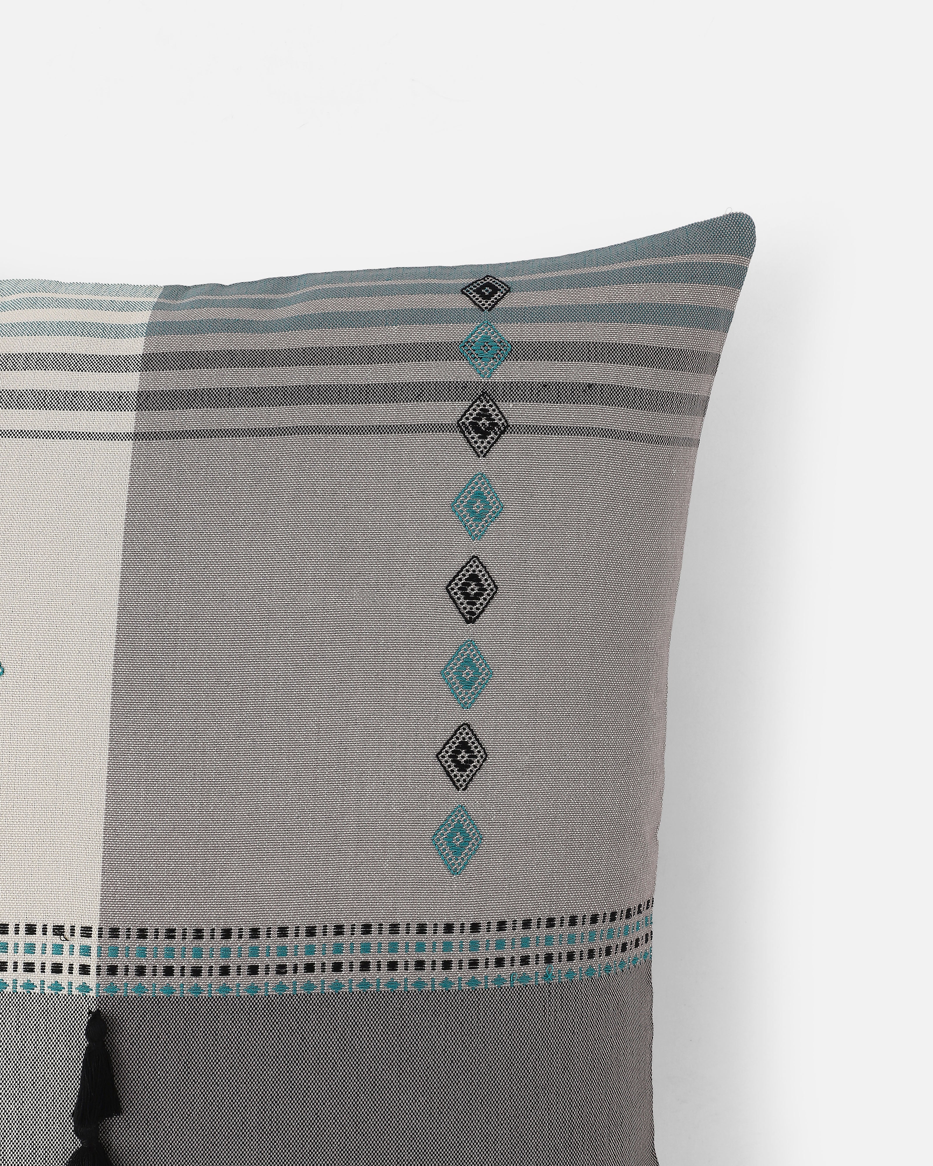 Simmi Bhujodi Extra Weft Cotton Cushion Cover