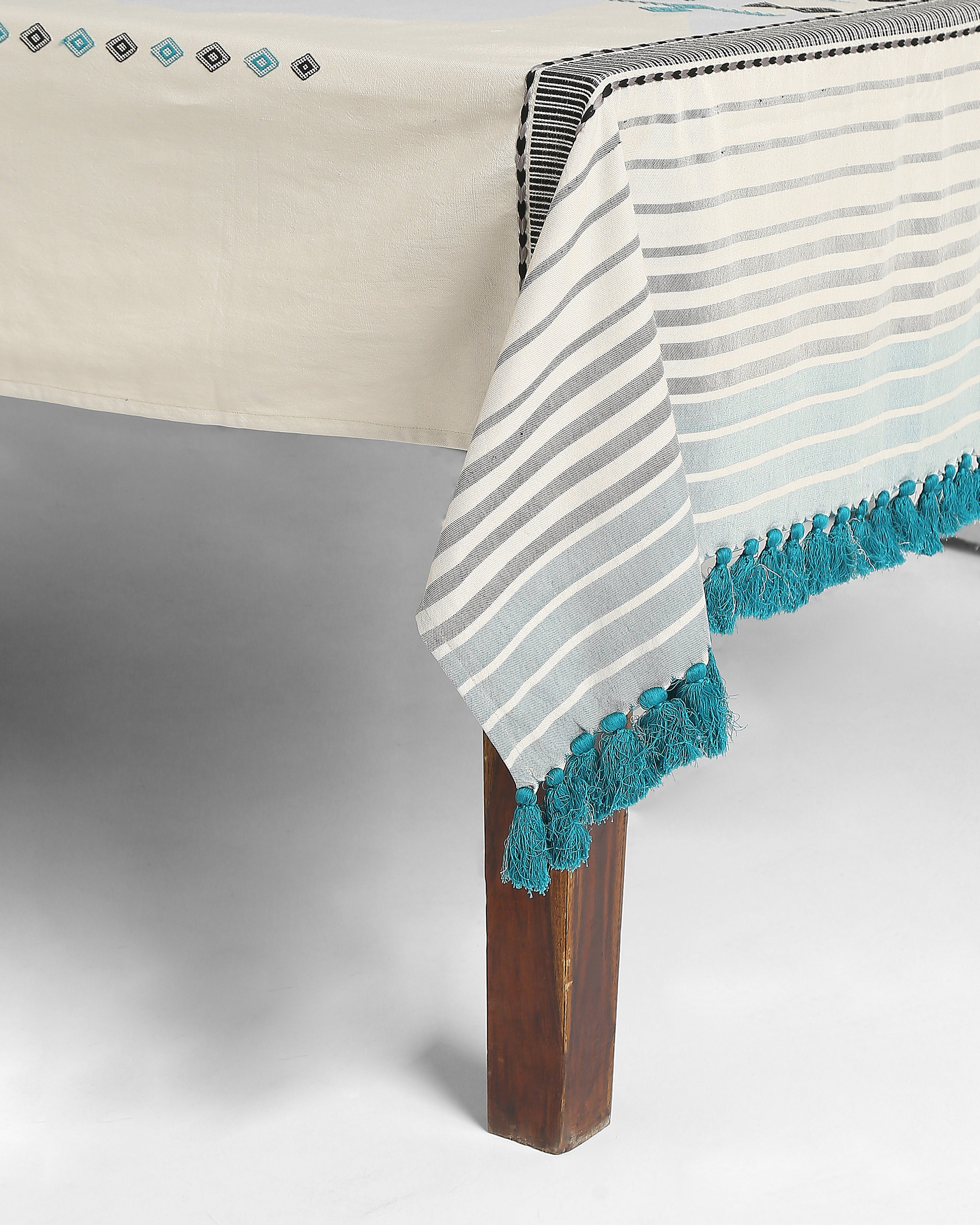 Teera Bhujodi Extra Weft Cotton Table Cover