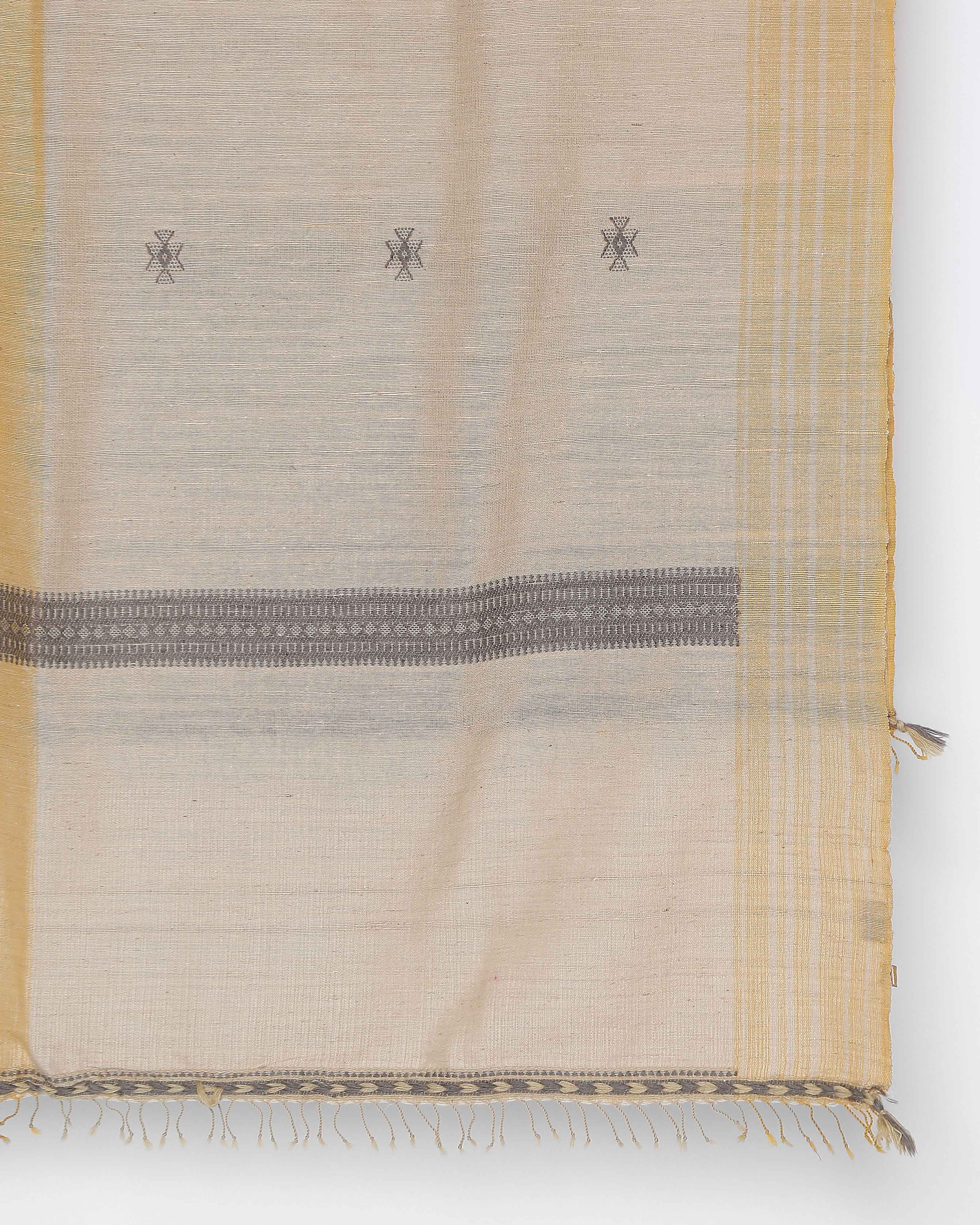 Edetta Bhujodi Extra Weft Woolen Throw