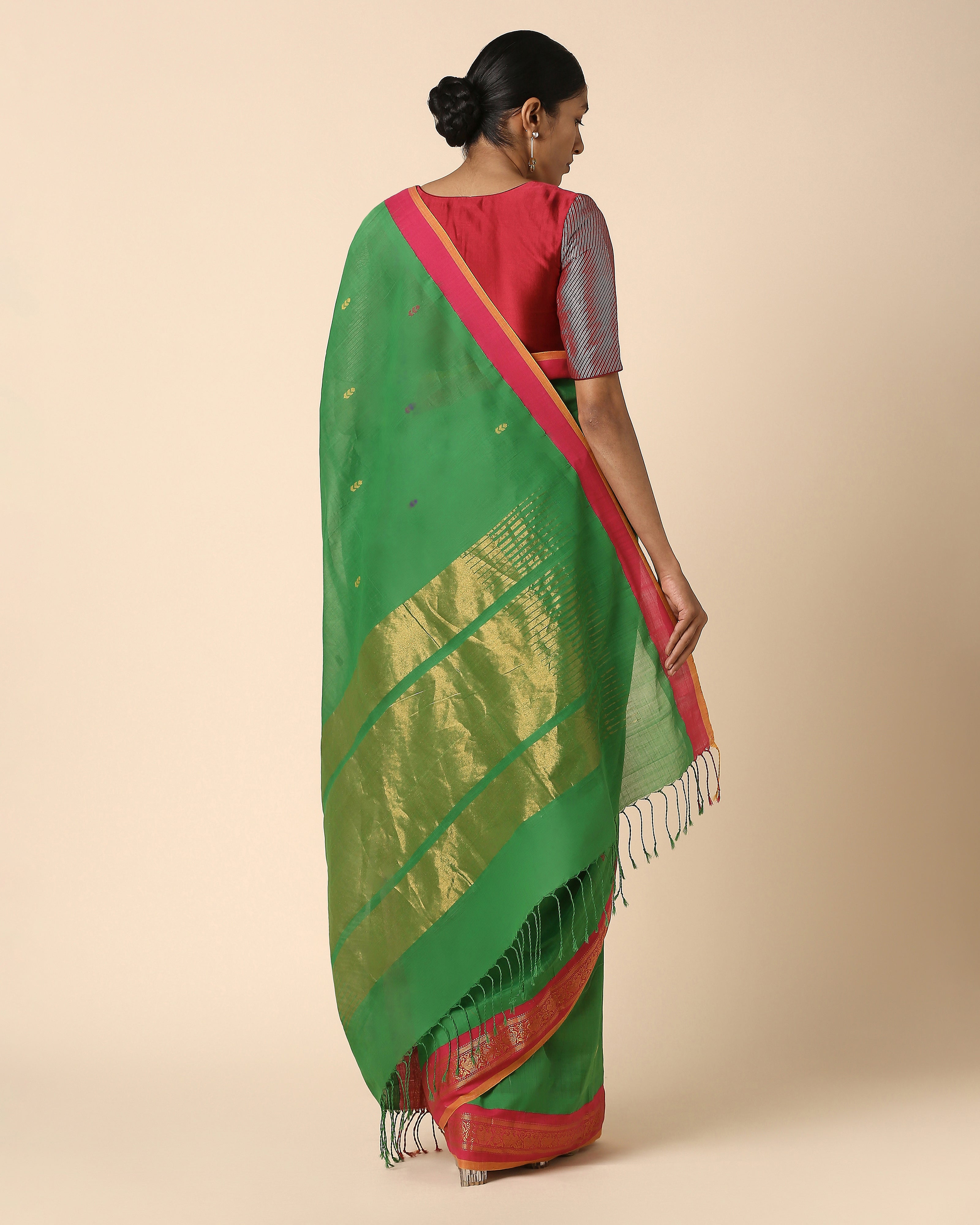 Yuvikaa Angara Jala Cotton Saree