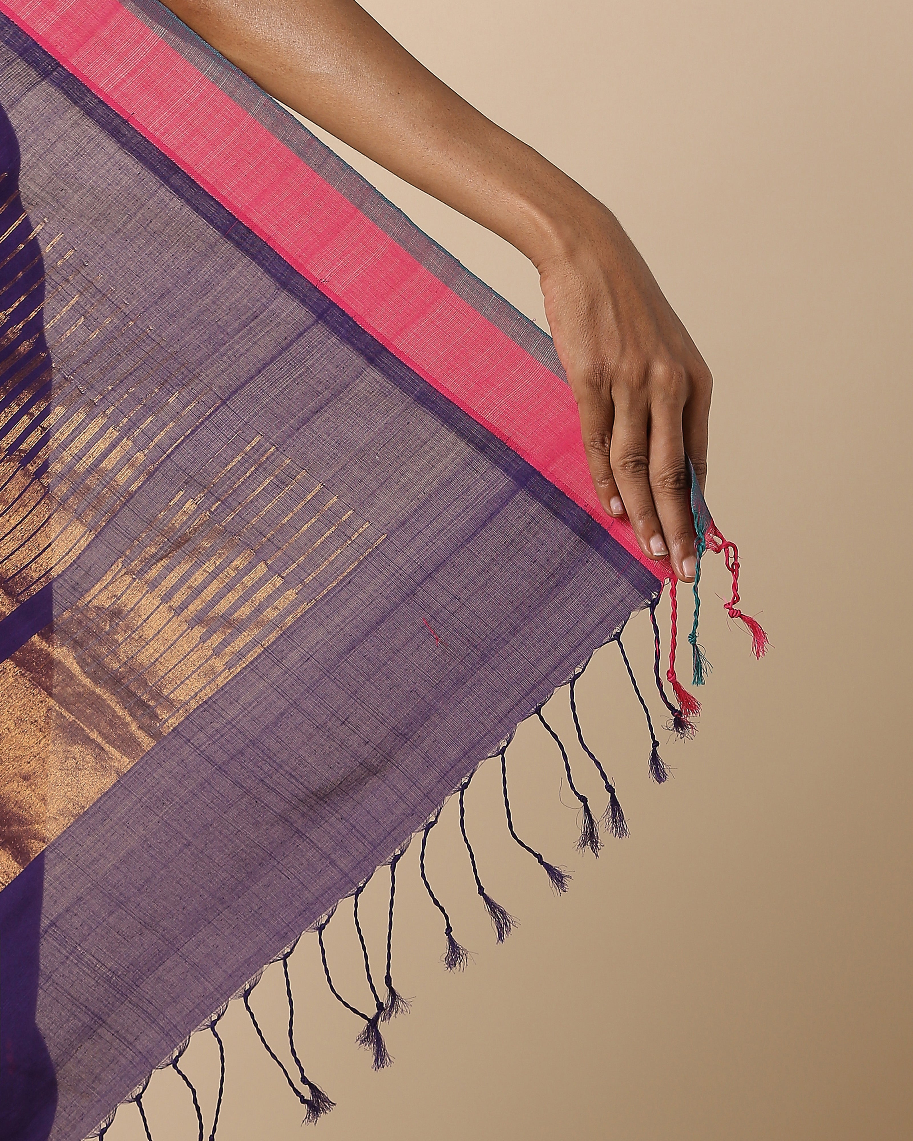 Yuvikaa Angara Jala Cotton Saree