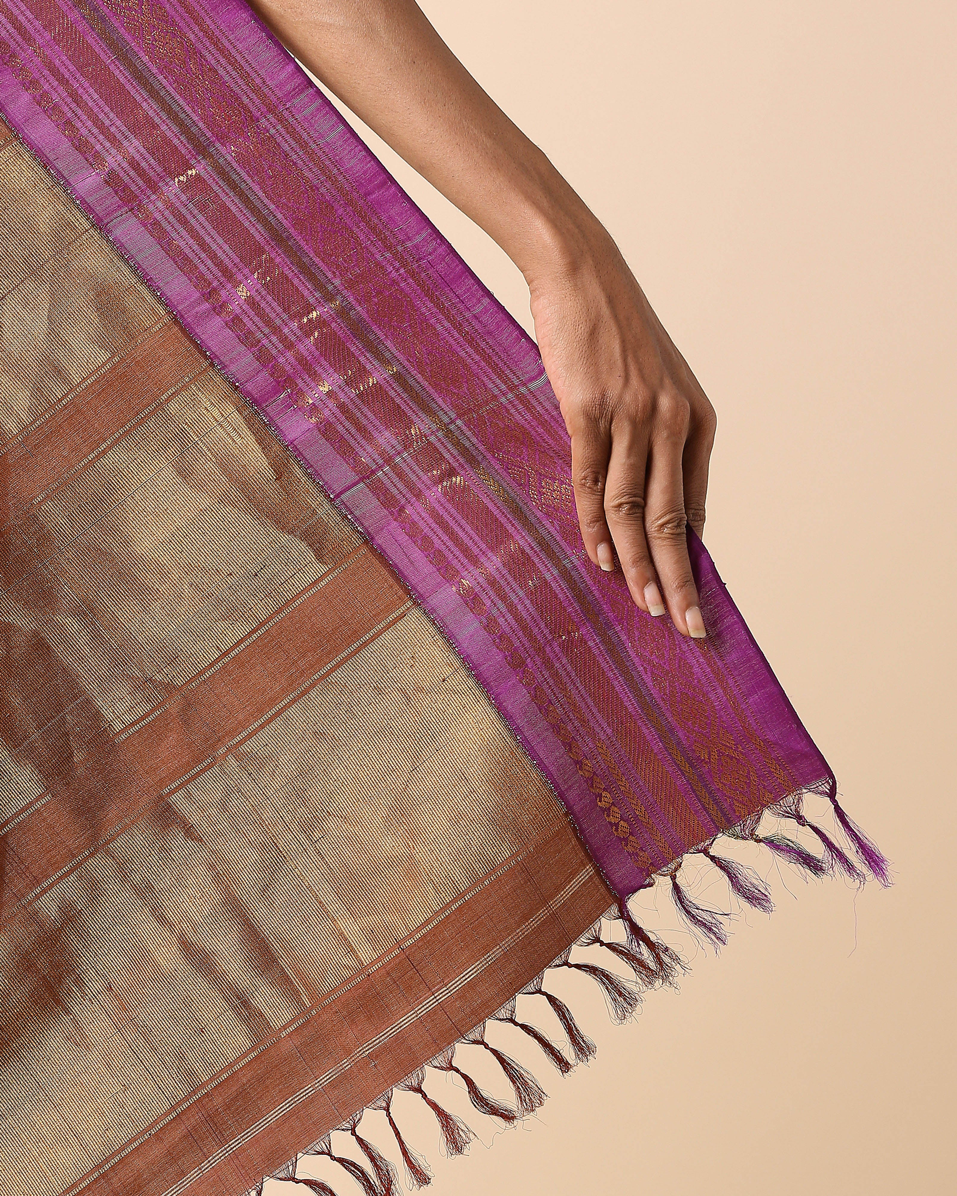 Danaya Gadwal Kuttu Weave Cotton Silk Saree