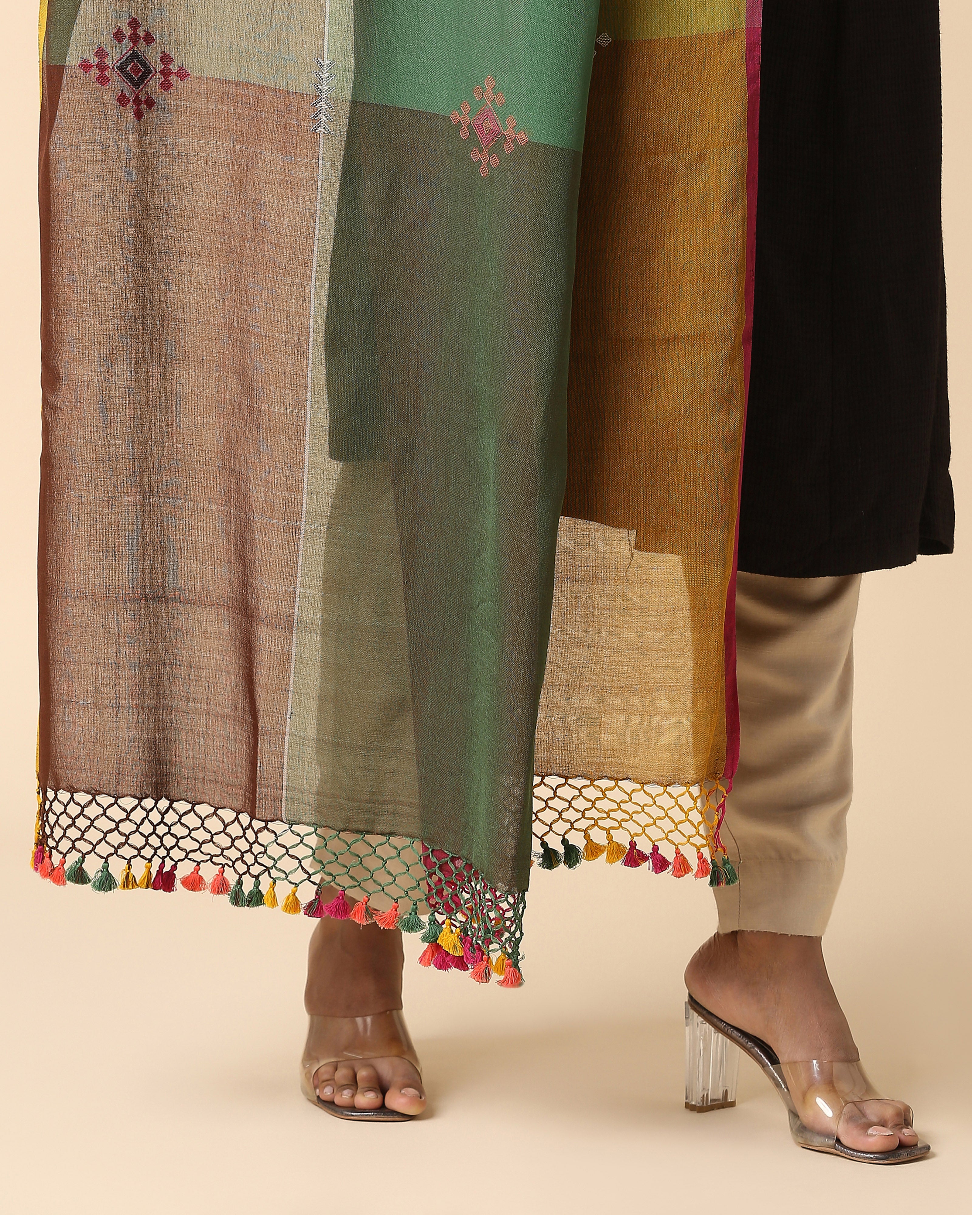 Reina Bhujodi Extra Weft Cotton Dupatta