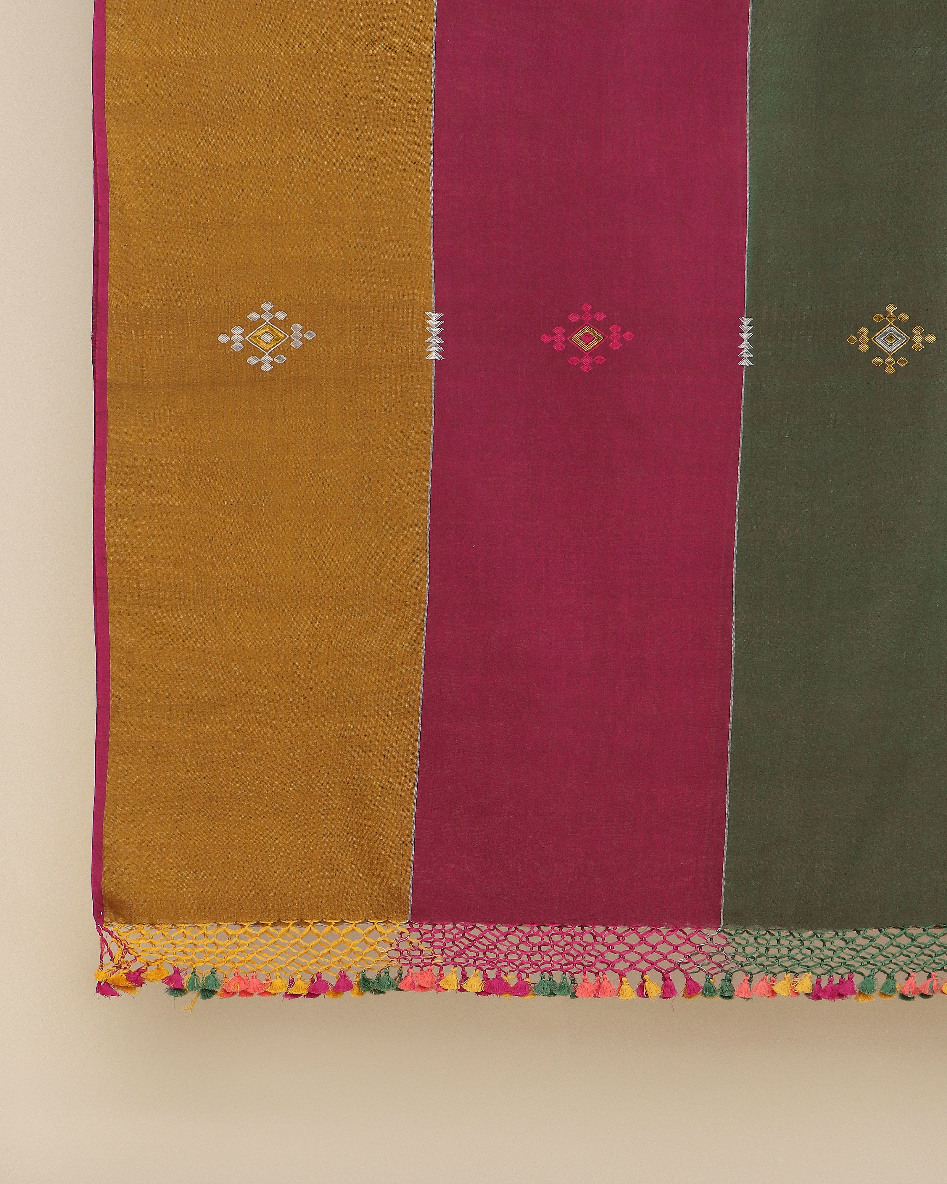 Reina Bhujodi Extra Weft Cotton Dupatta