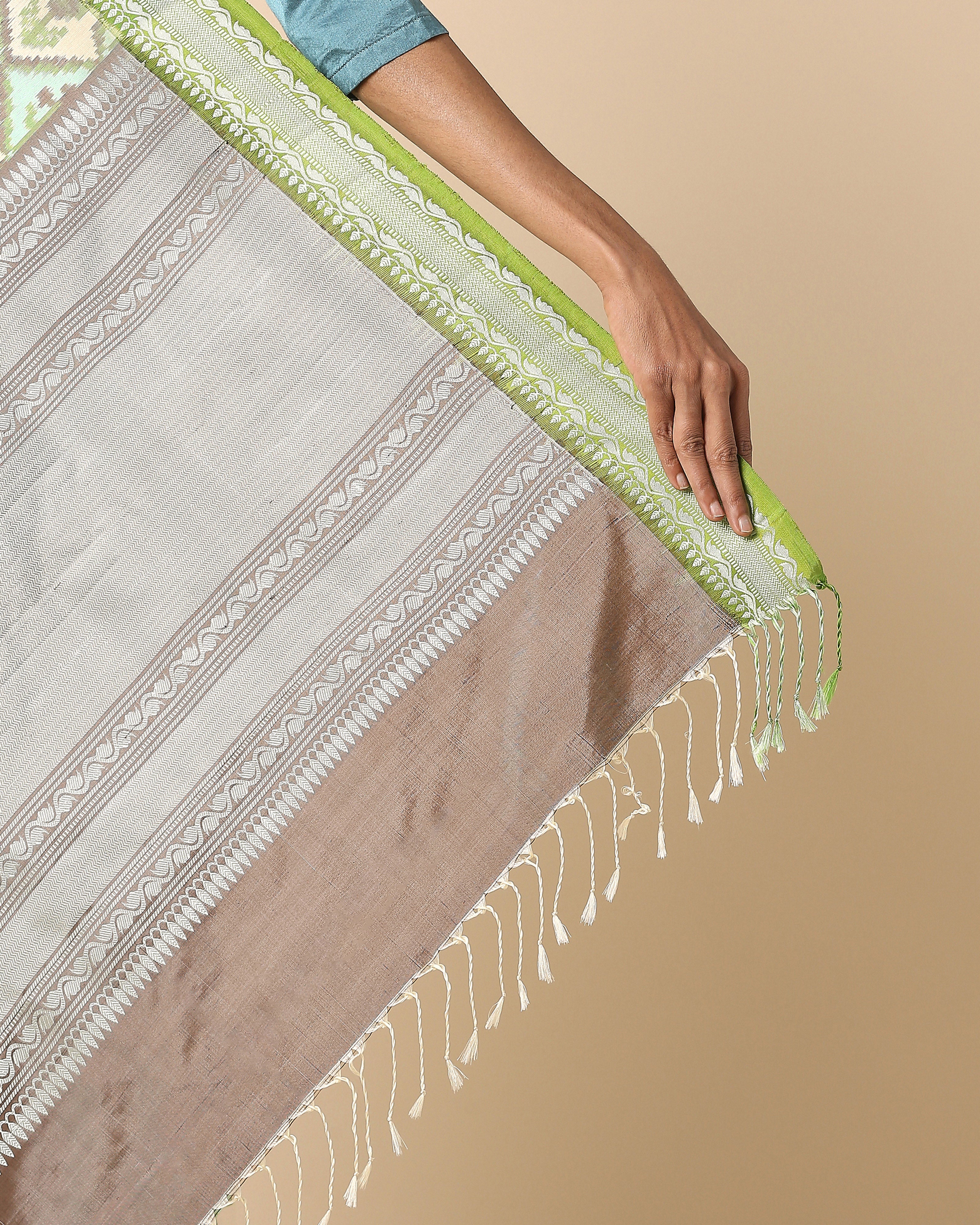 Minda Pochampally Weft Ikat Silk Saree