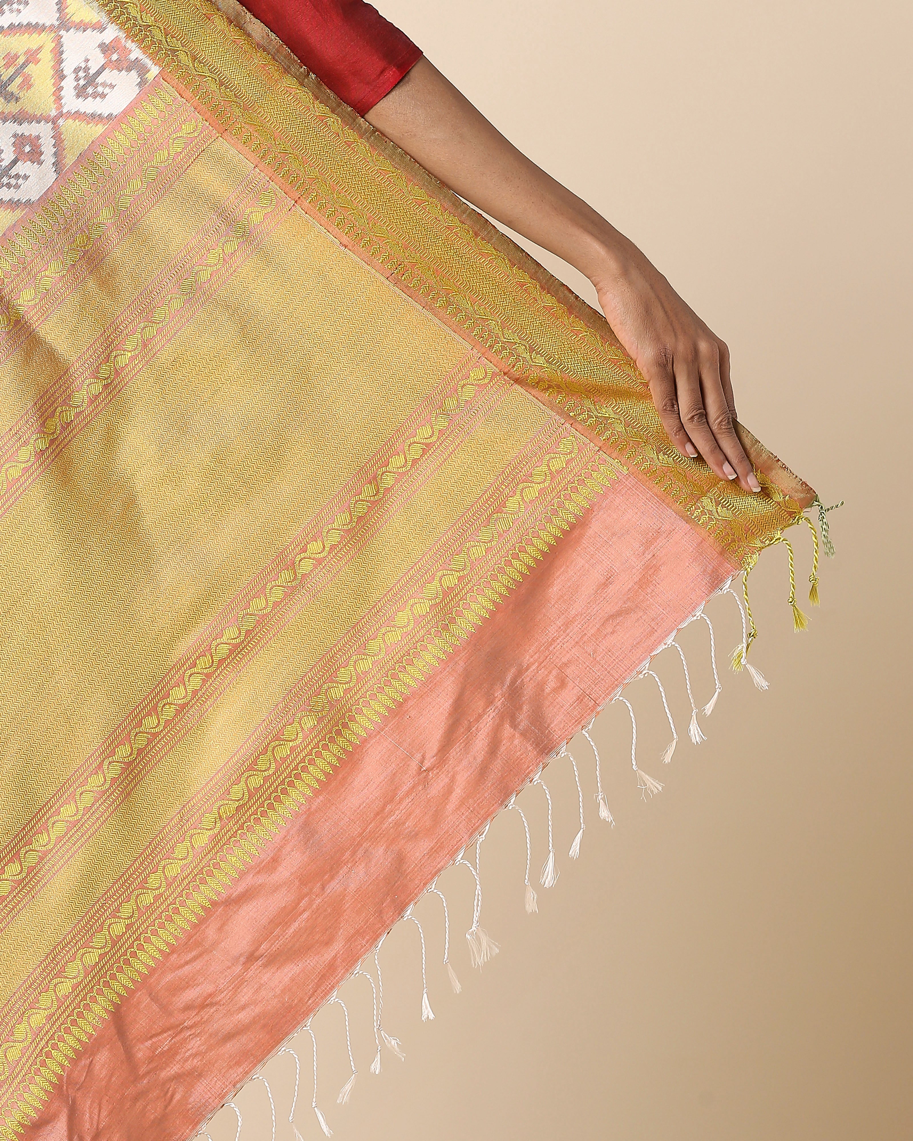 Minda Pochampally Weft Ikat Silk Saree