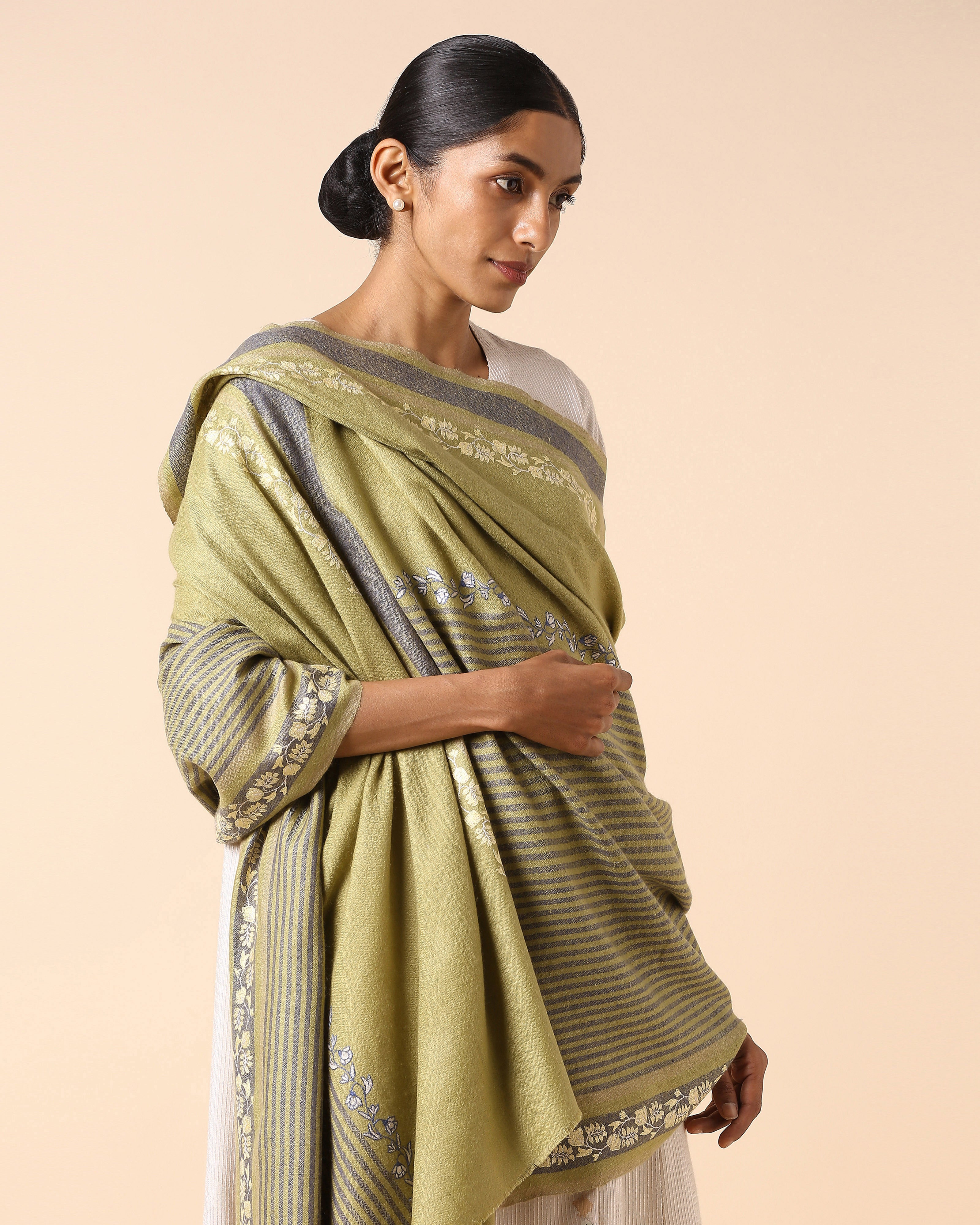 Tahira Kashmir Sozni Embroidery Pashmina Shawl