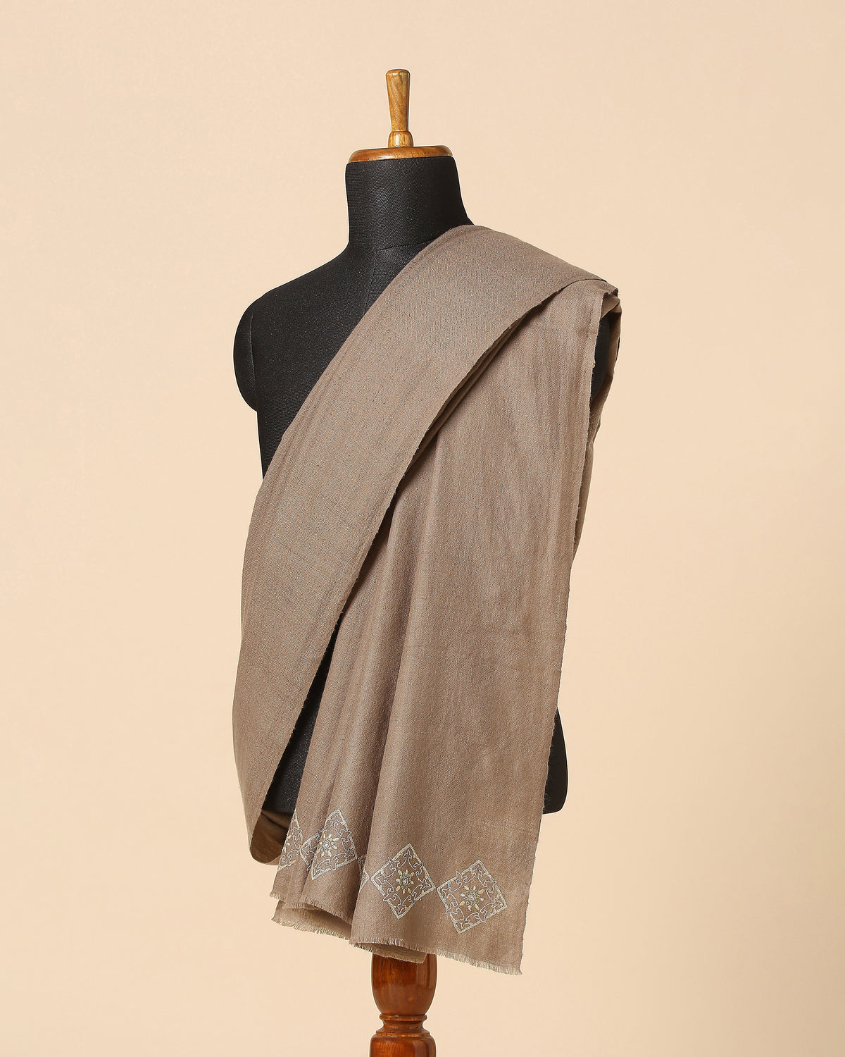 Brihat Kashmir Sozni Embroidery Pashmina Shawl