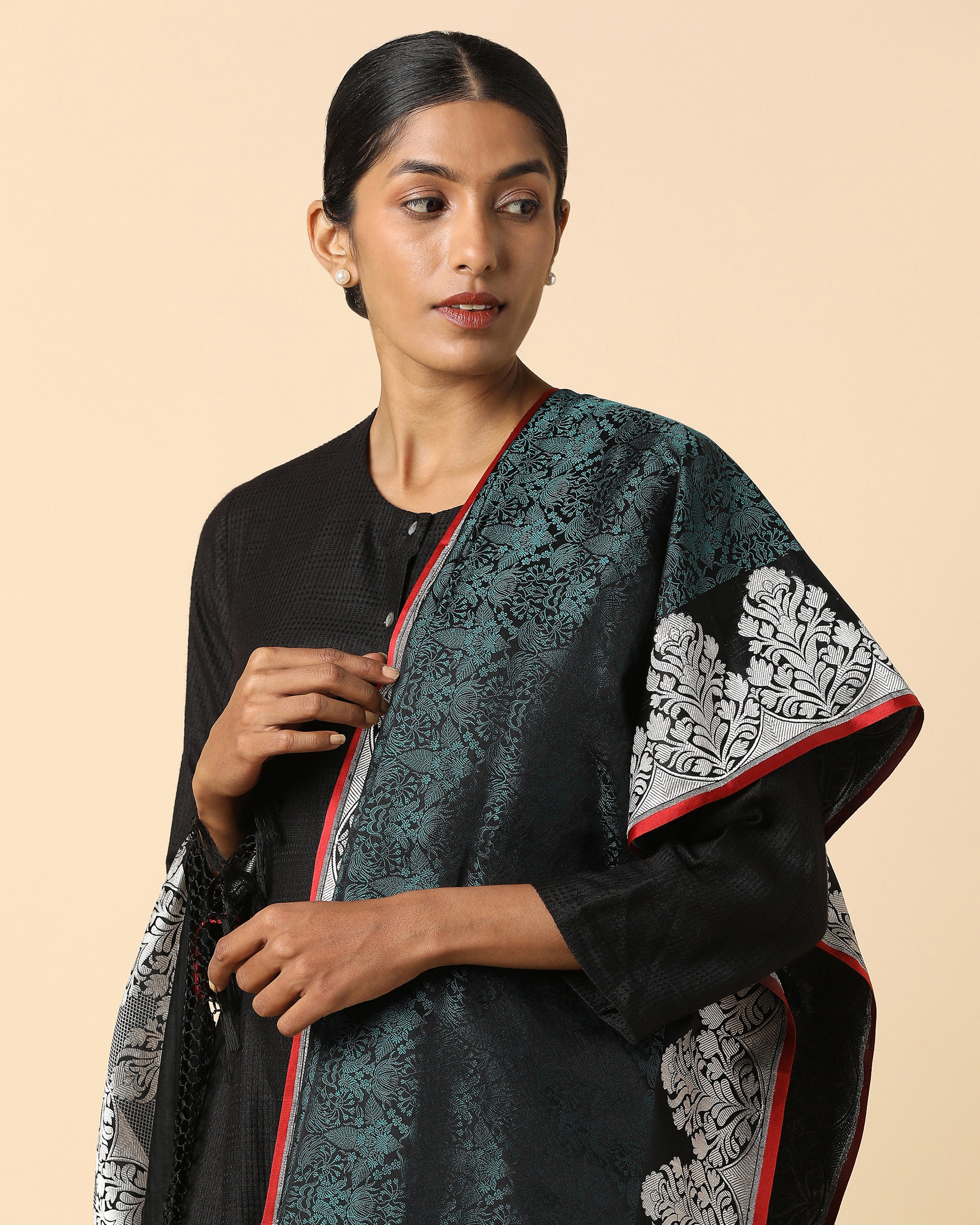 Tvarita Banarasi Tanchoi And Kadwa Silk Dupatta
